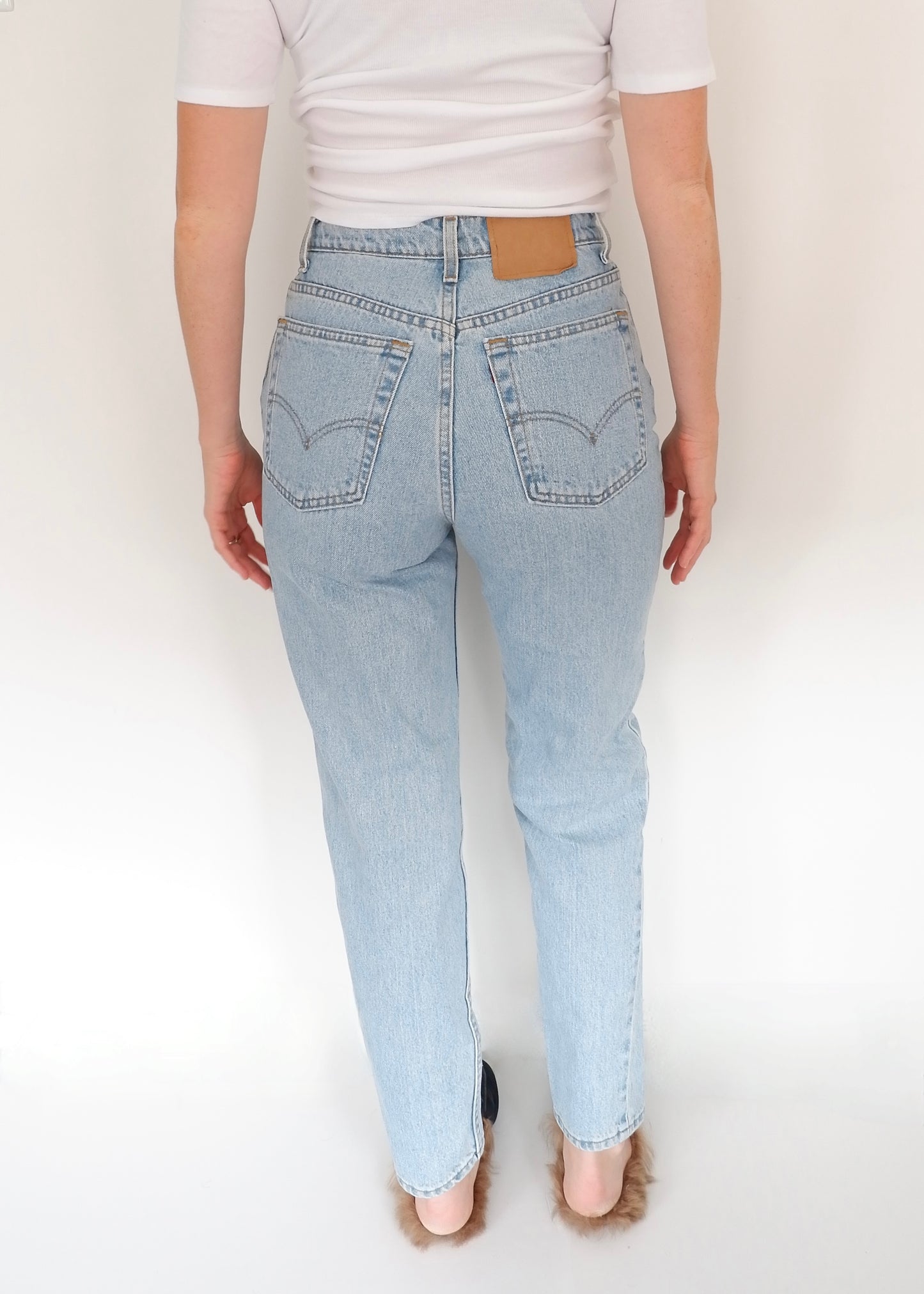 Levis Vintage 512 Slim Fit Tapered Light Wash Jeans - 26