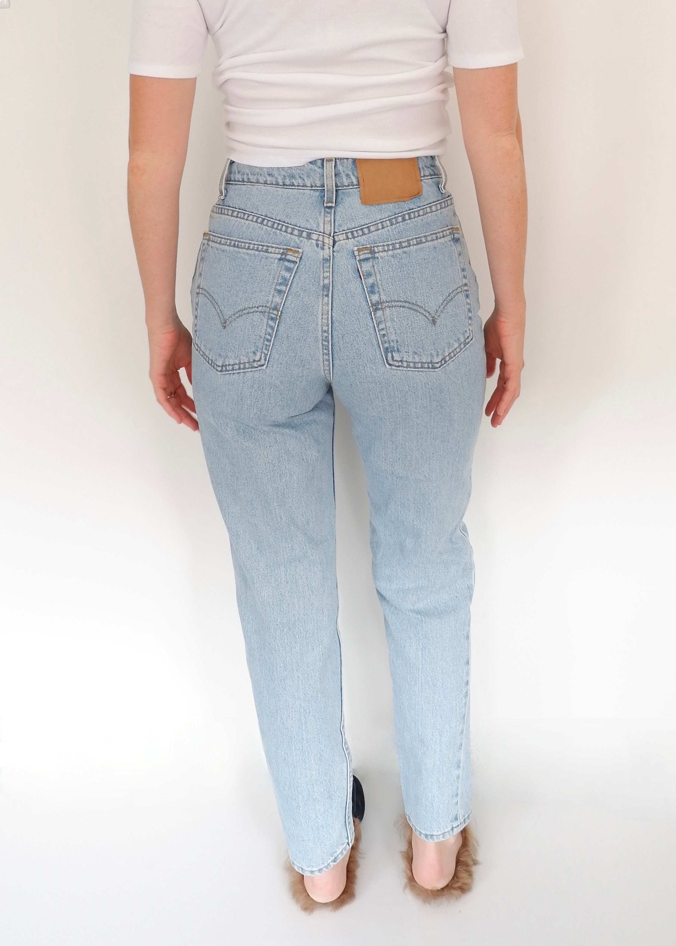 Levis Vintage 512 Slim Fit Tapered Light Wash Jeans - 26