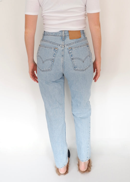 Levis Vintage 512 Slim Fit Tapered Light Wash Jeans - 26