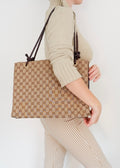 Sac fourre-tout Gucci d'occasion authentique en toile GG marron avec anse en cuir tressé