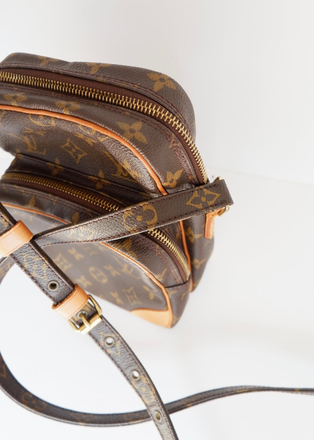 Preowned Louis Vuitton Monogram Amazone Crossbody Bag