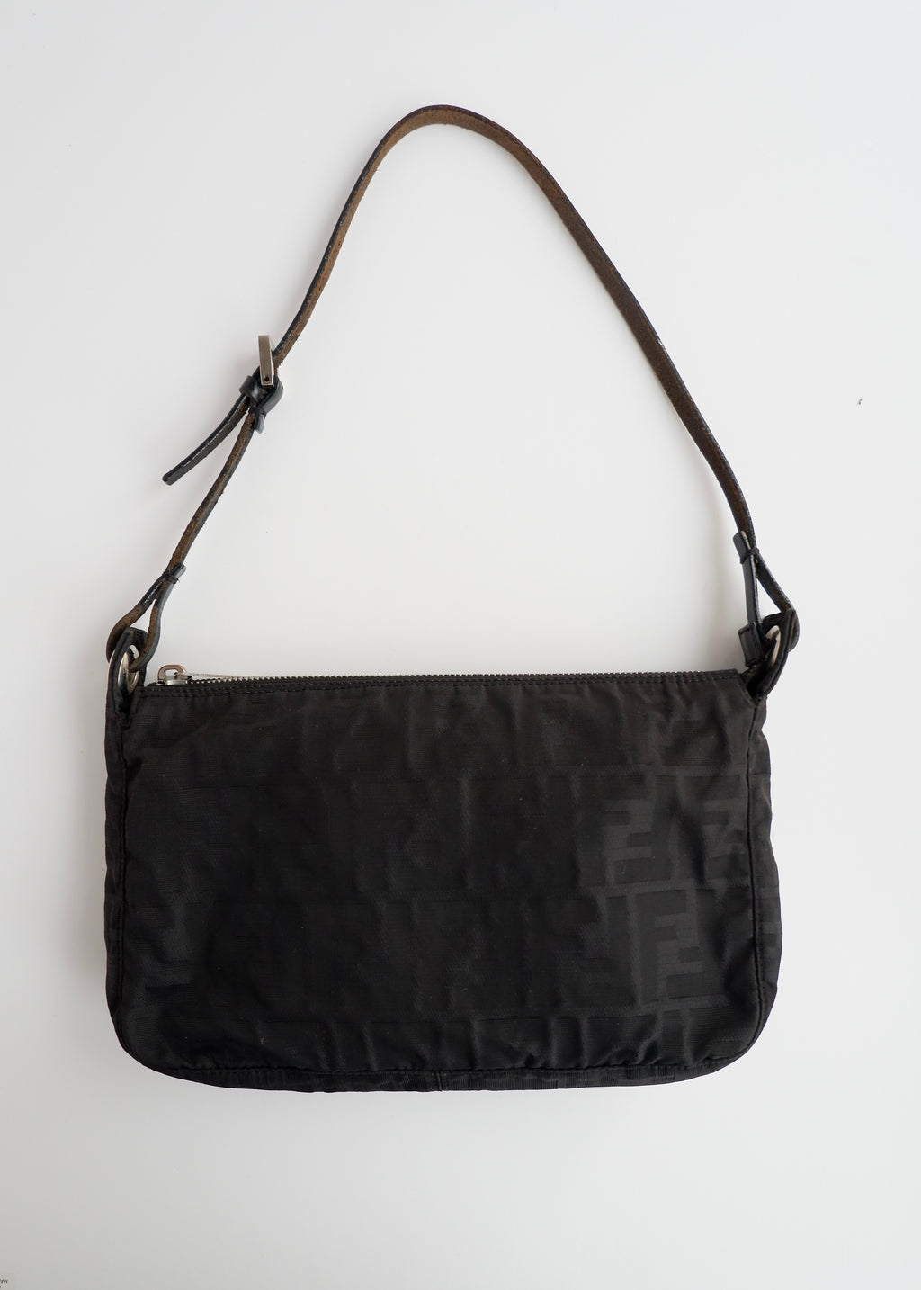 Sac bandoulière Fendi Zucca en toile noire authentique d'occasion