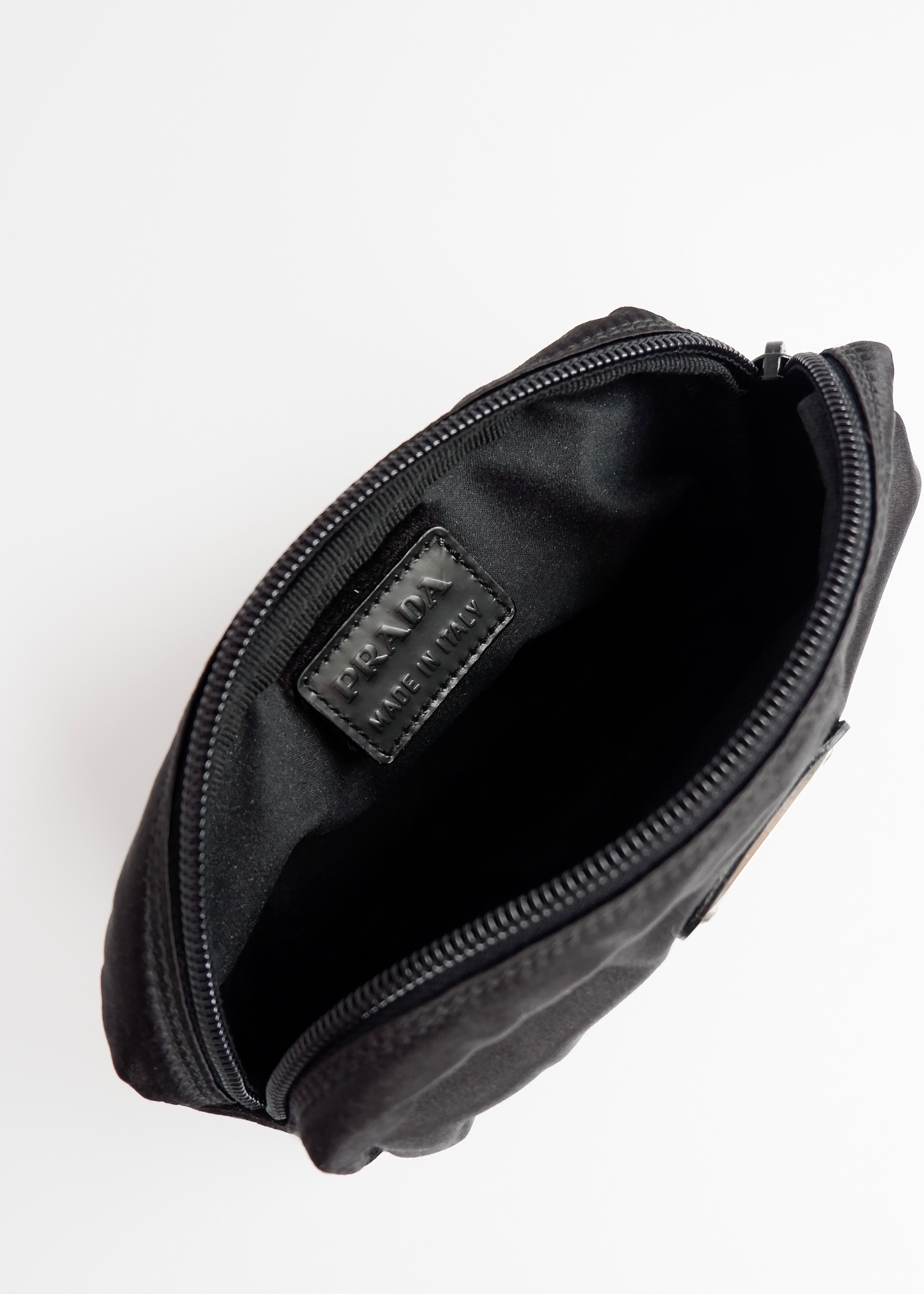 Authentique Mini Pochette Prada en Satin Noir de Seconde Main