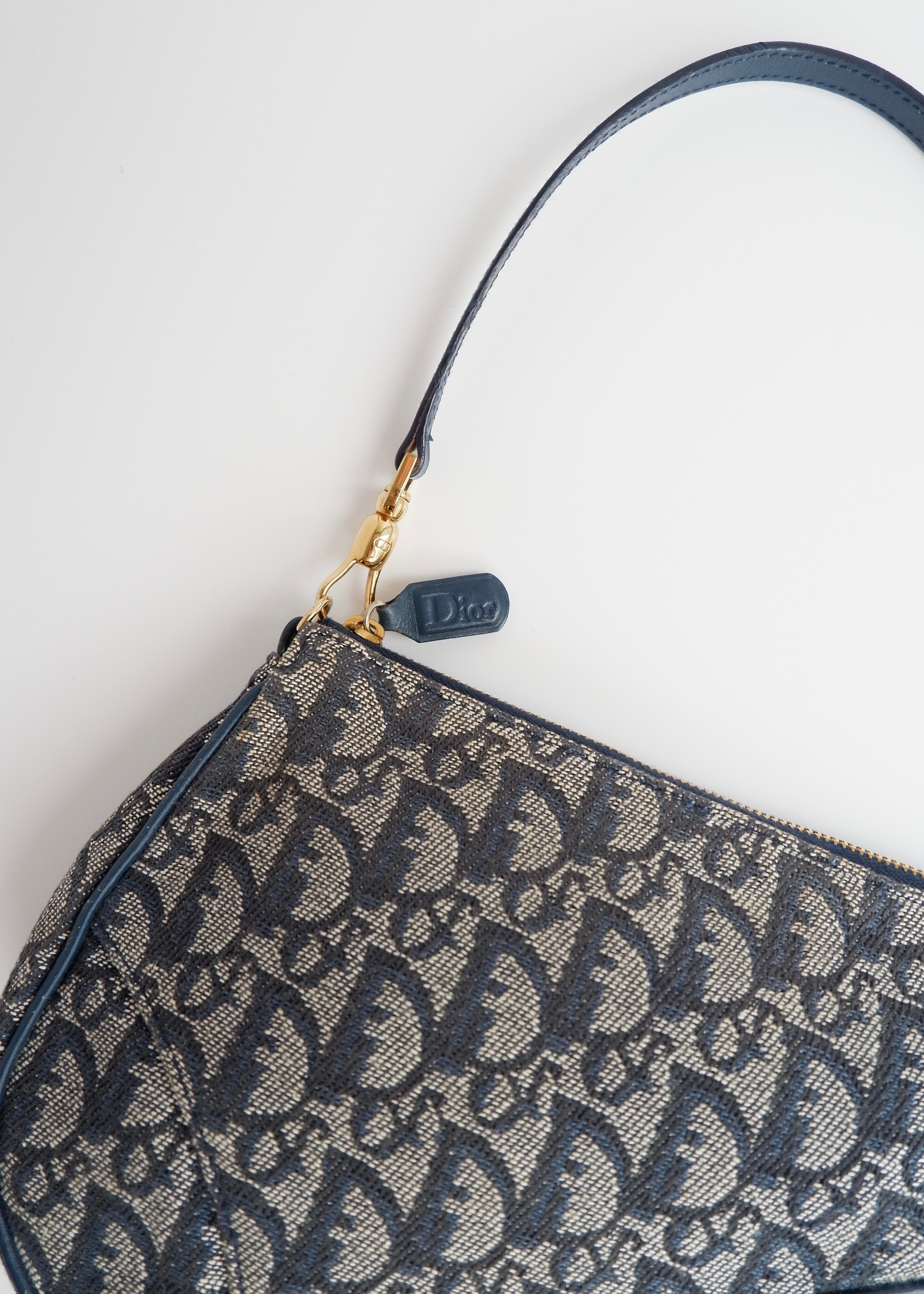 Authentique Sac Saddle Vintage d'Occasion Dior en Toile Oblique Marine