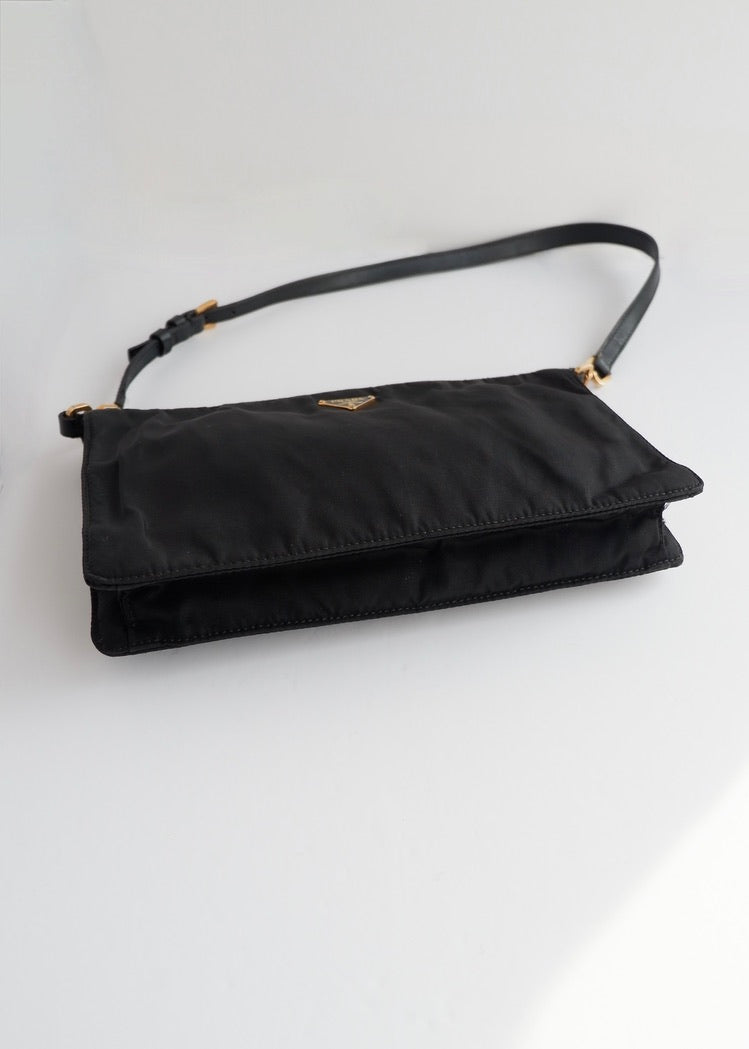 Authentique sac à bandoulière Prada en nylon noir d'occasion