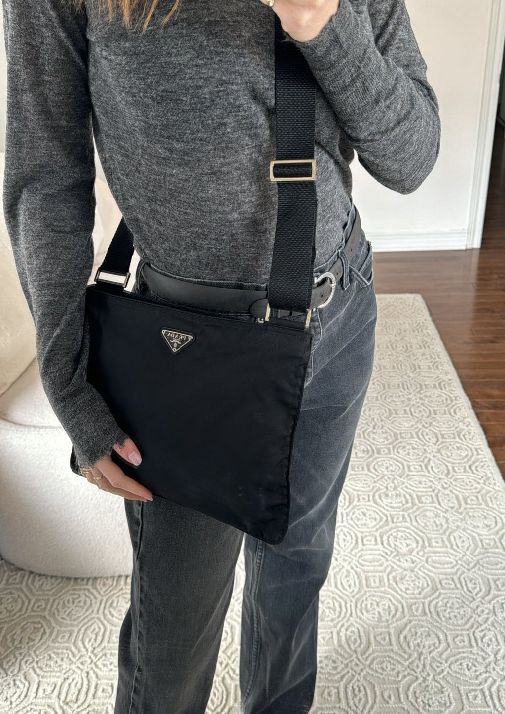 Authentique Sac bandoulière plat Prada en nylon noir d'occasion