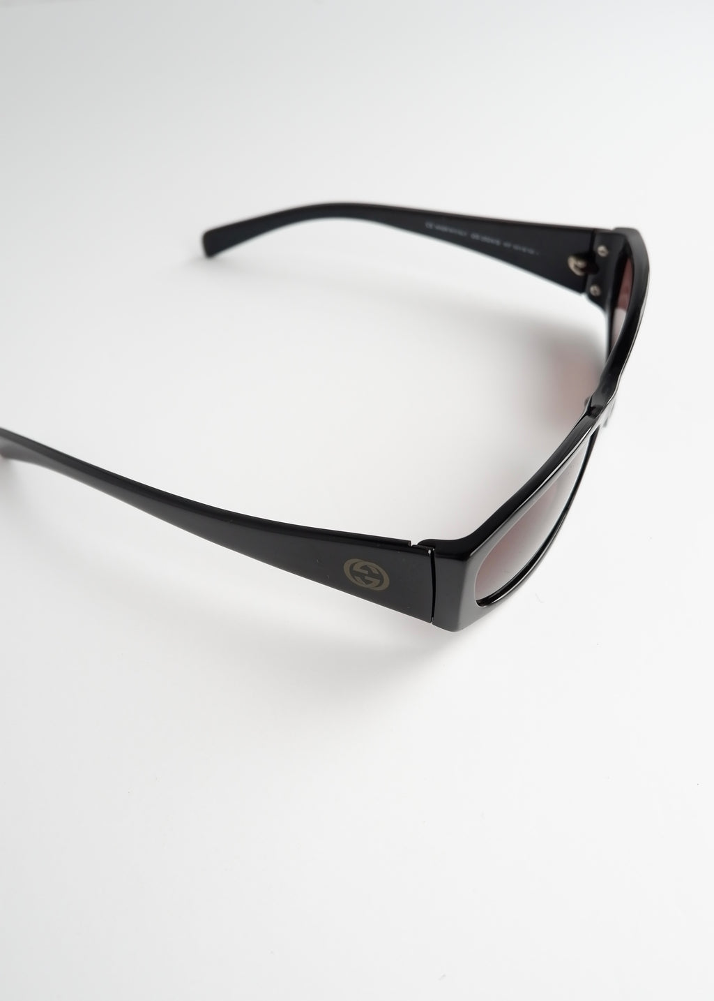 Authentiques lunettes de soleil à monture carrée noire Gucci d'occasion