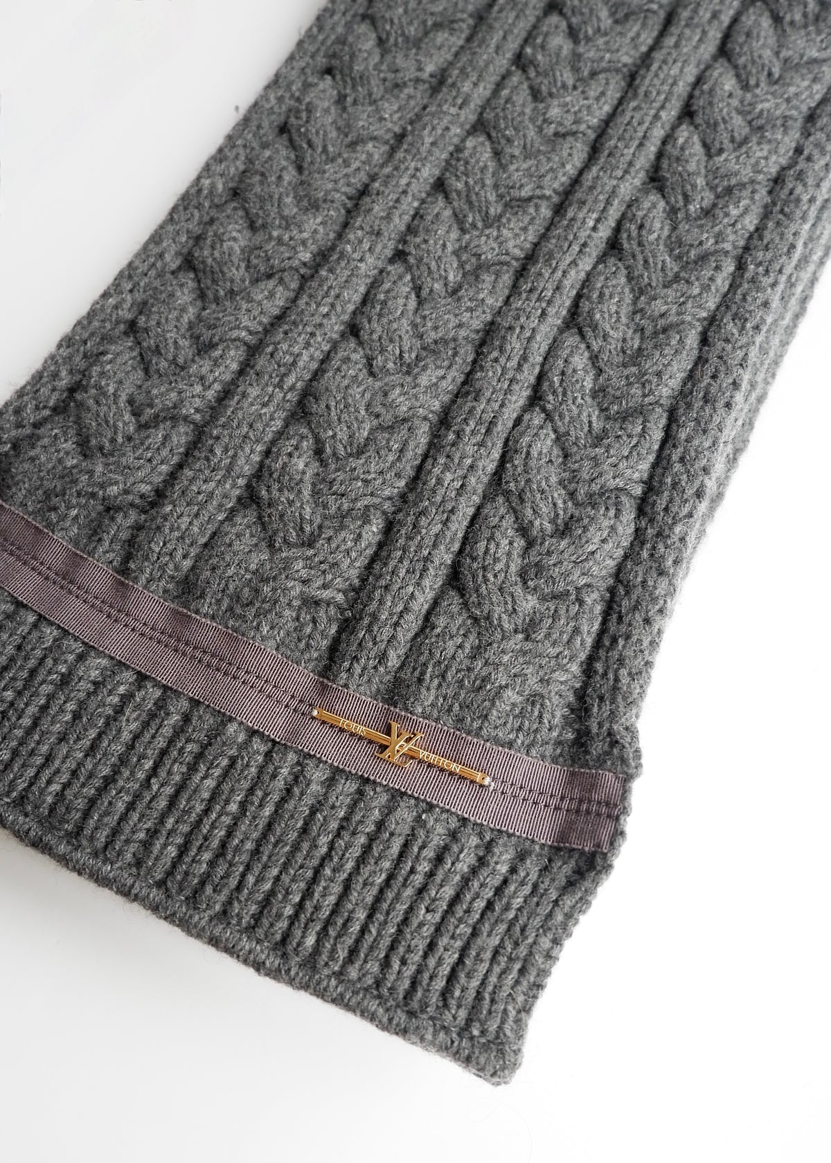 Preowned Louis Vuitton Grey Cable Knit Wool Scarf