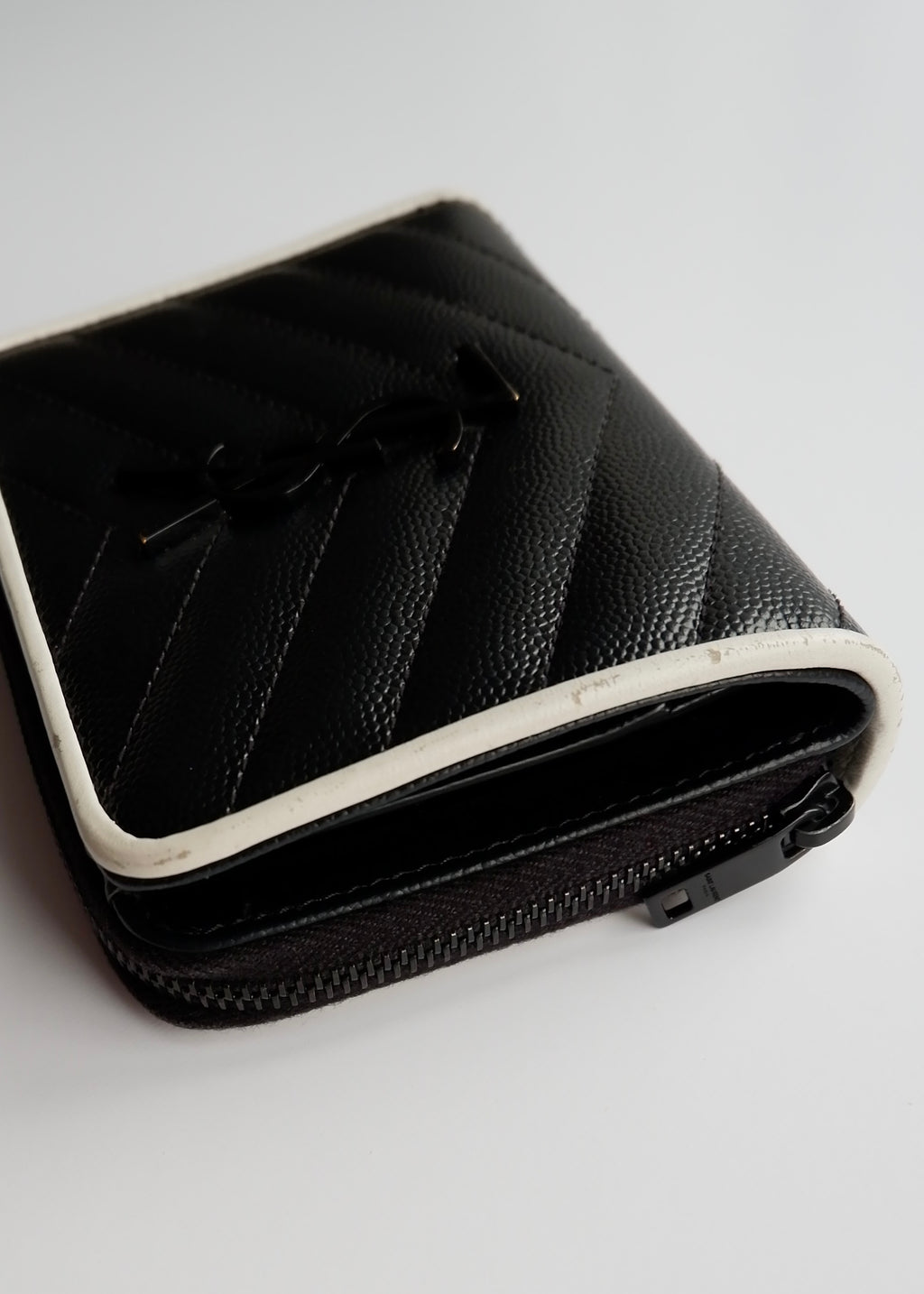 Authentic Preowned Saint Laurent YSL Black/ White Bi-Fold Short Wallet