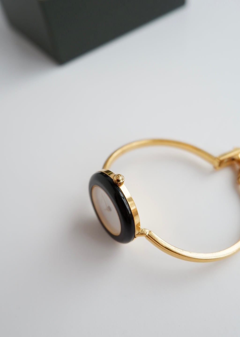 Montre Gucci authentique d'occasion à lunette interchangeable multicolore