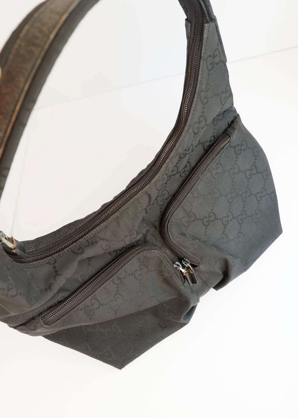 Authentique Sac à bandoulière Gucci en toile GG noire d'occasion