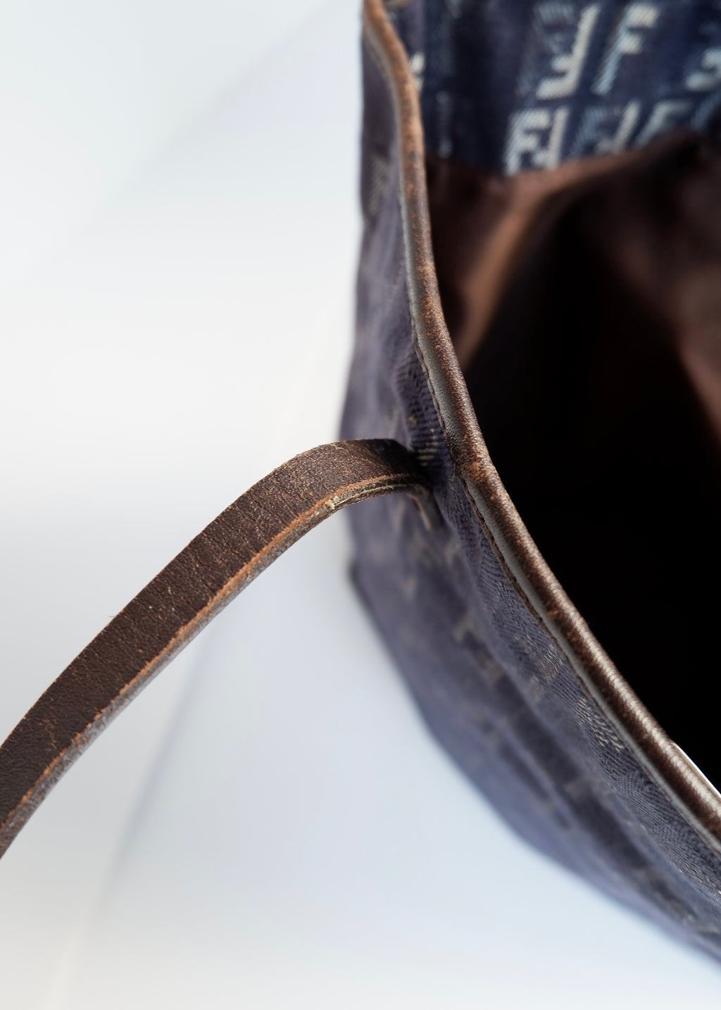 Preowned Fendi Navy Zucchino Denim/Leather Shoulder Tote