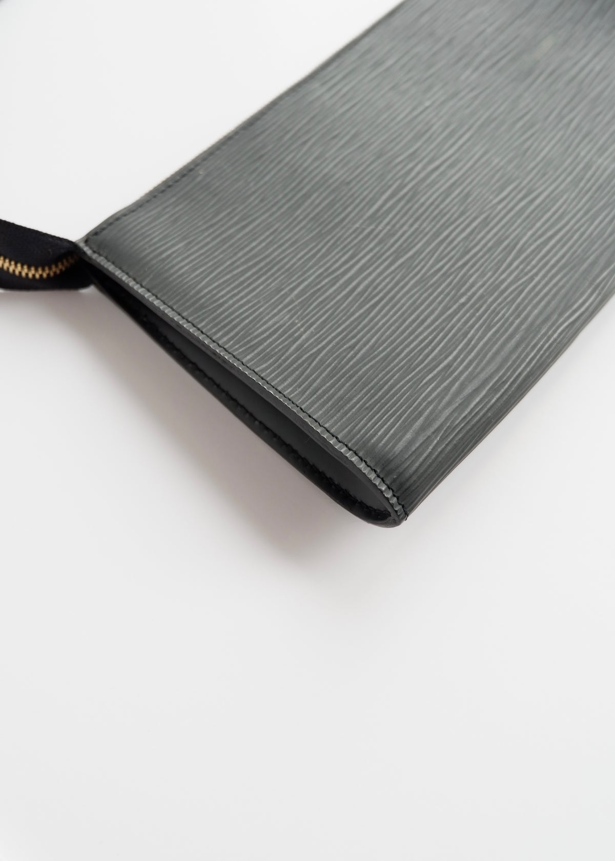 Authentic Preowned Louis Vuitton Black Epi Pochette