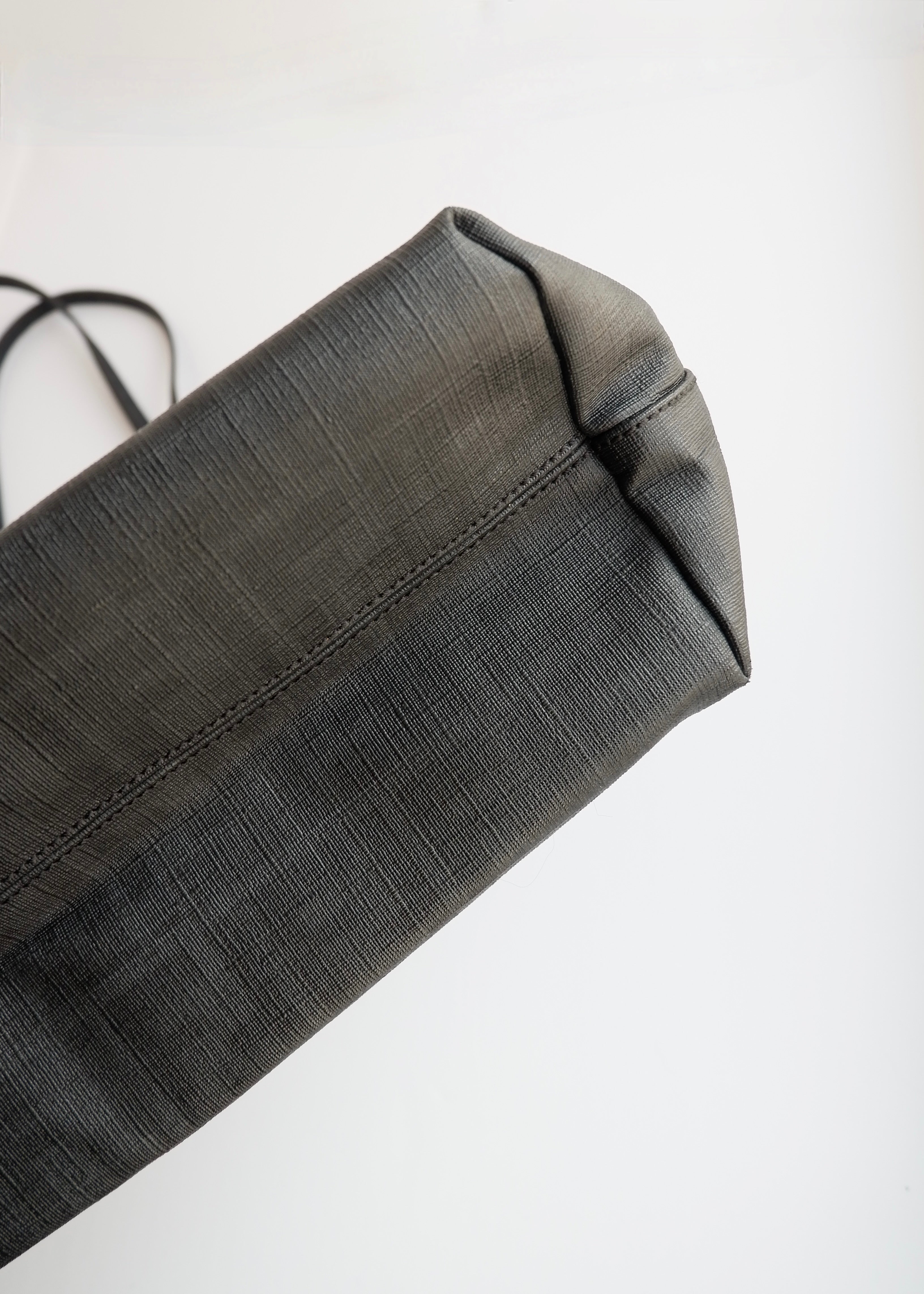 Sac cabas Fendi Zucca en toile enduite noire d'occasion authentique