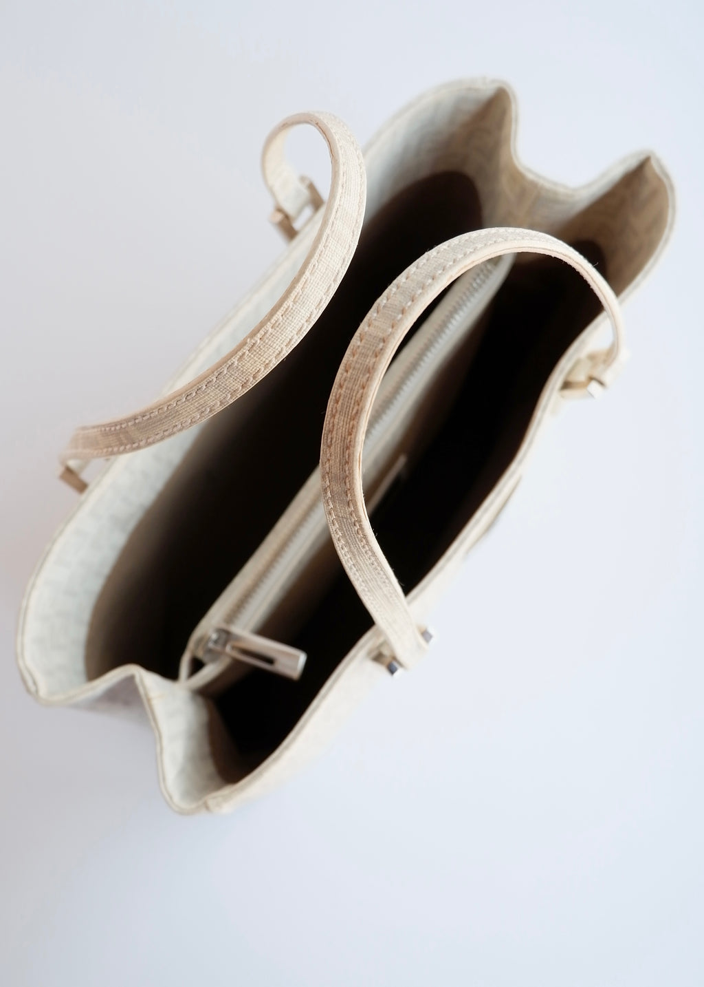 Sac à main Fendi Zucchino blanc d'occasion authentique