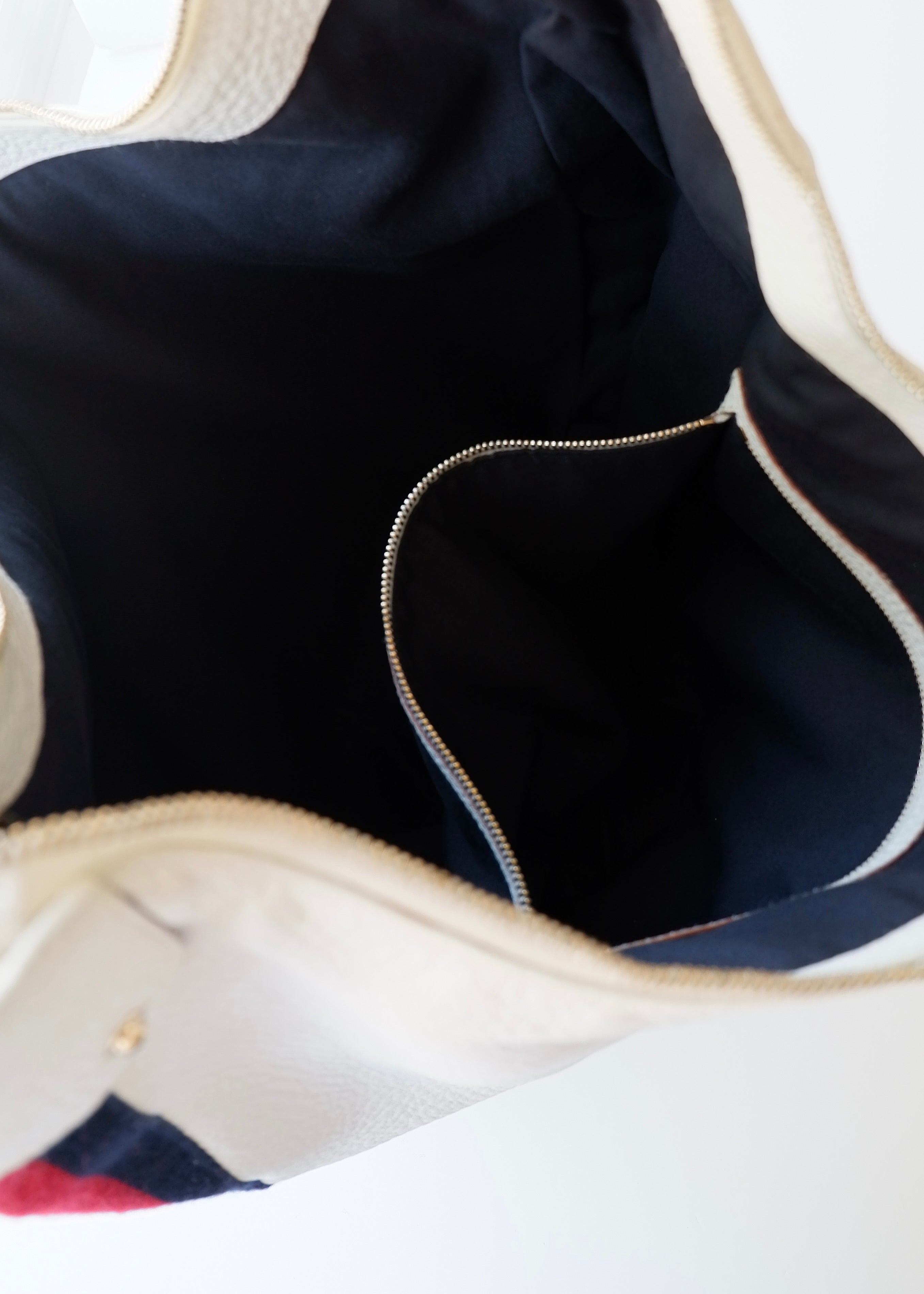 Preowned Gucci White Leather Sherry Line Hobo Shoulder Bag