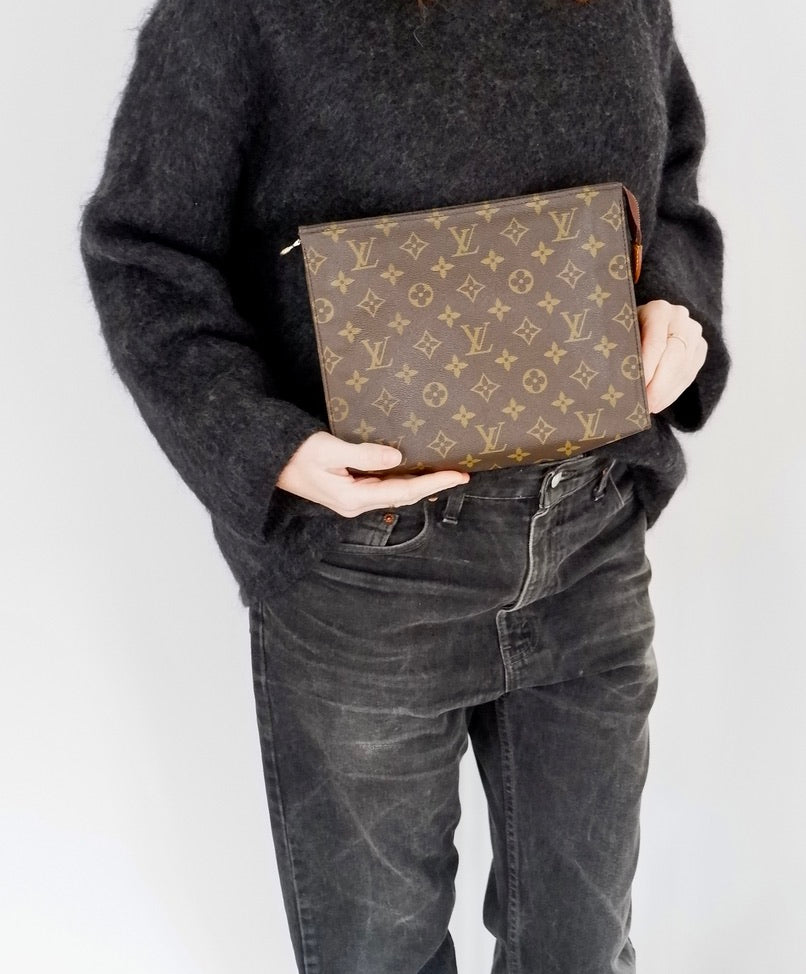 Authentic Preowned Vintage Louis Vuitton Monogram Toiletry 26