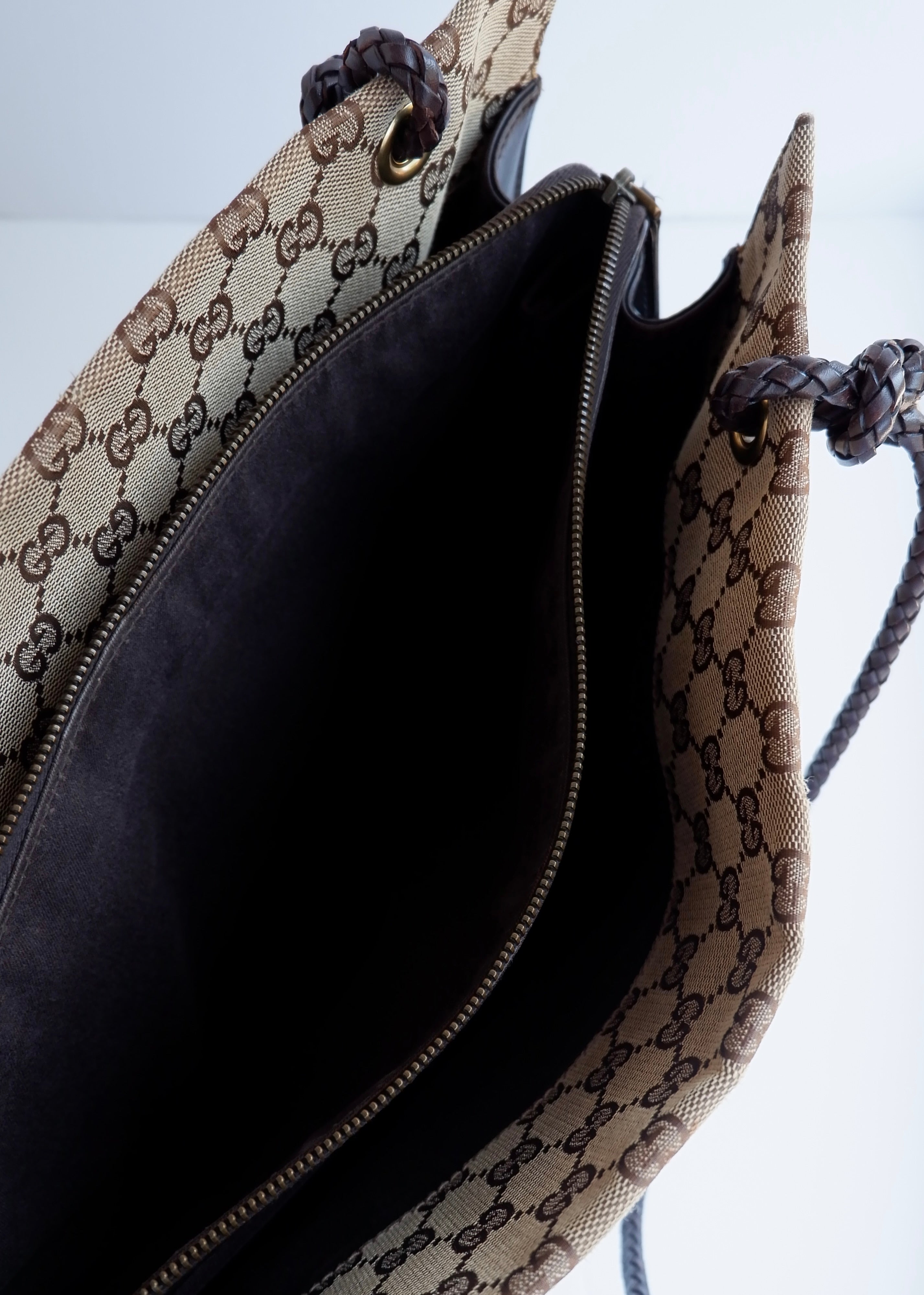 Sac fourre-tout Gucci d'occasion authentique en toile GG marron avec anse en cuir tressé