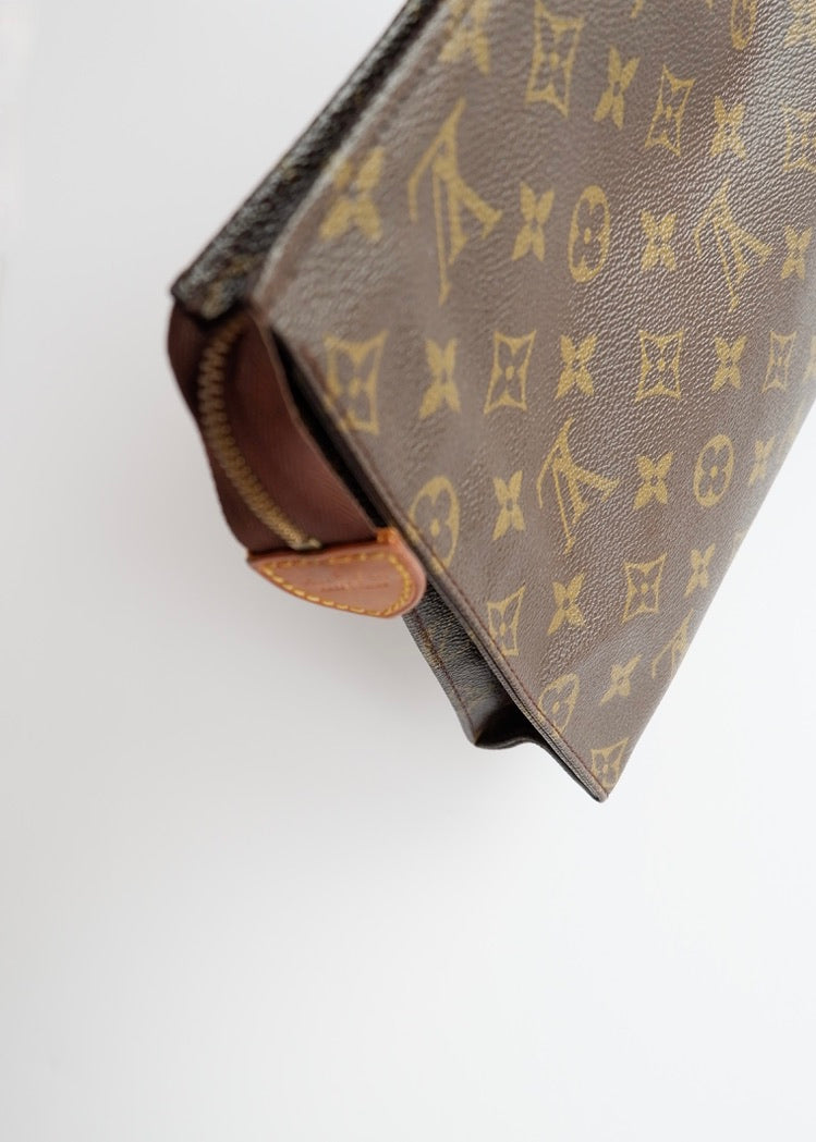 Authentic Preowned Vintage Louis Vuitton Monogram Toiletry 26