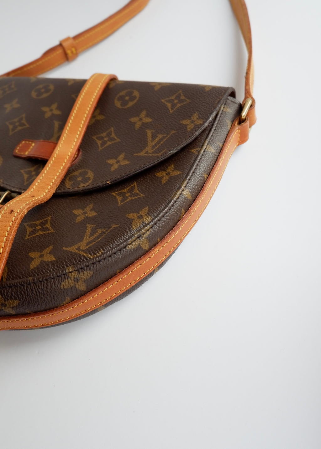 Authentique sac bandoulière Louis Vuitton Monogram Chanty d'occasion