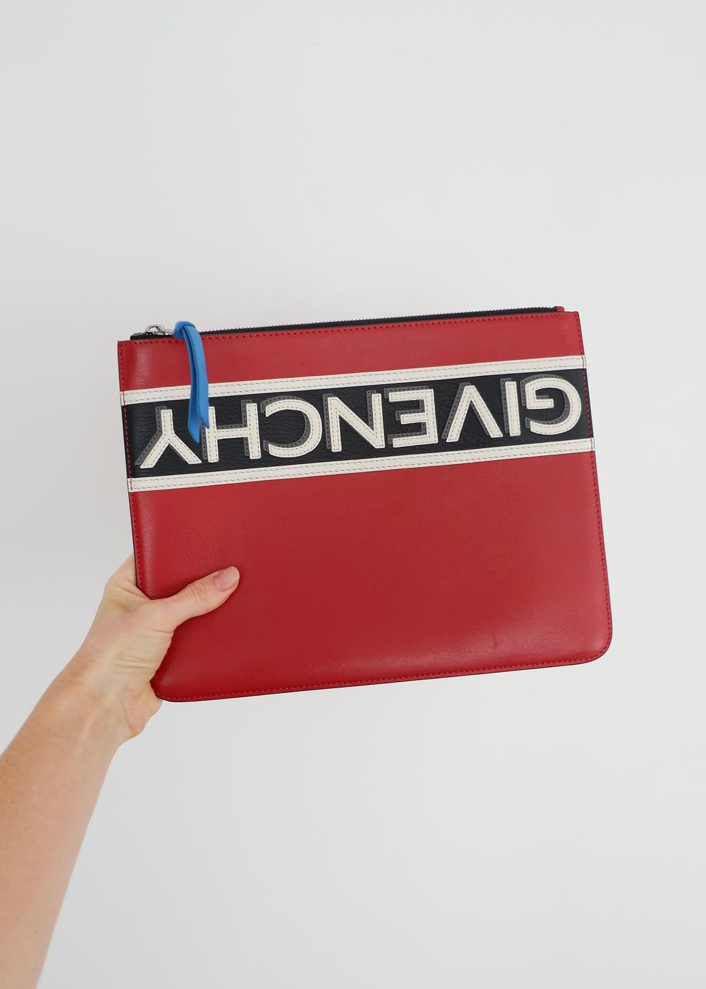 Pochette Givenchy d'occasion authentique en cuir rouge