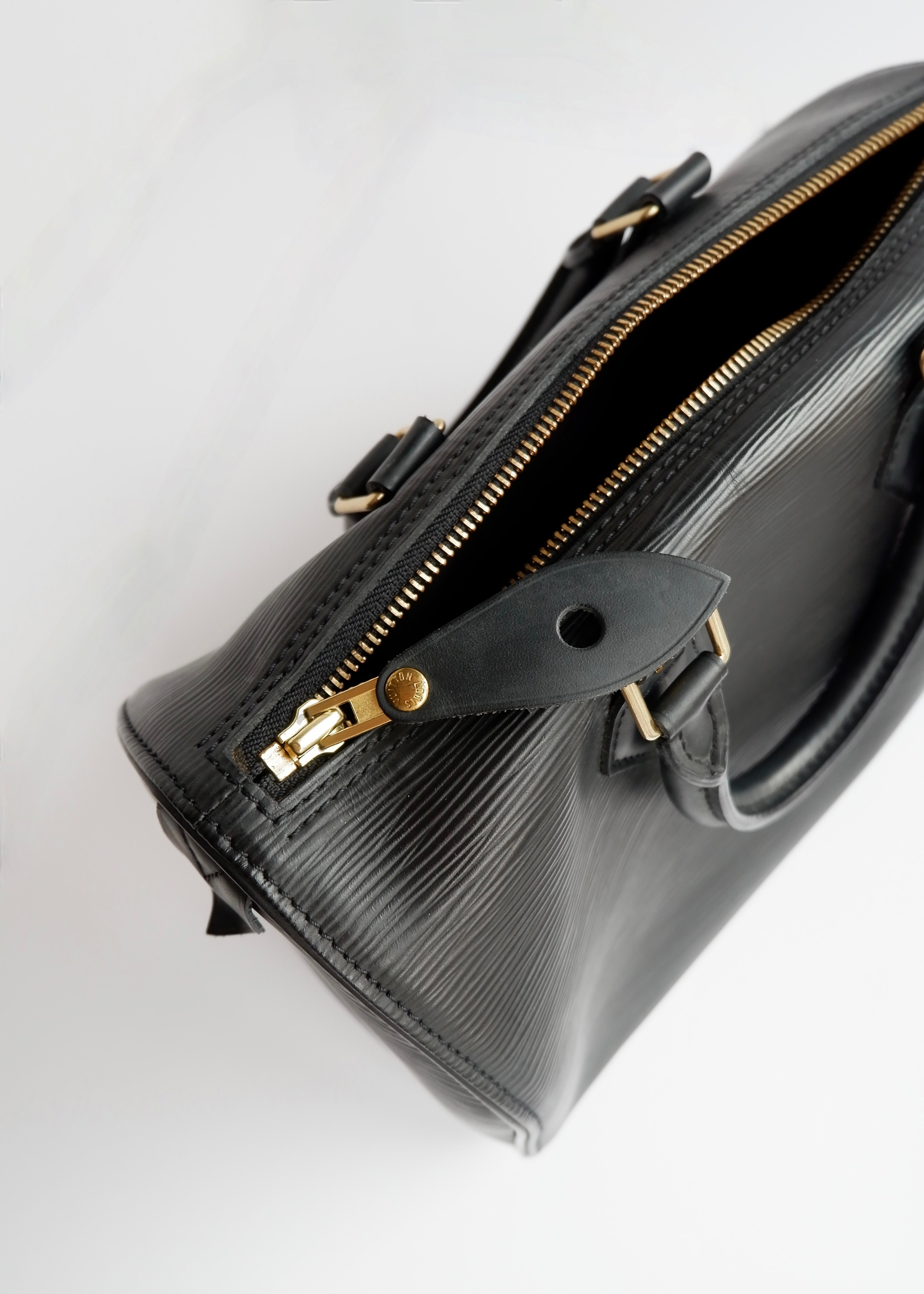 Authentic Preowned Louis Vuitton Black Epi Speedy 25