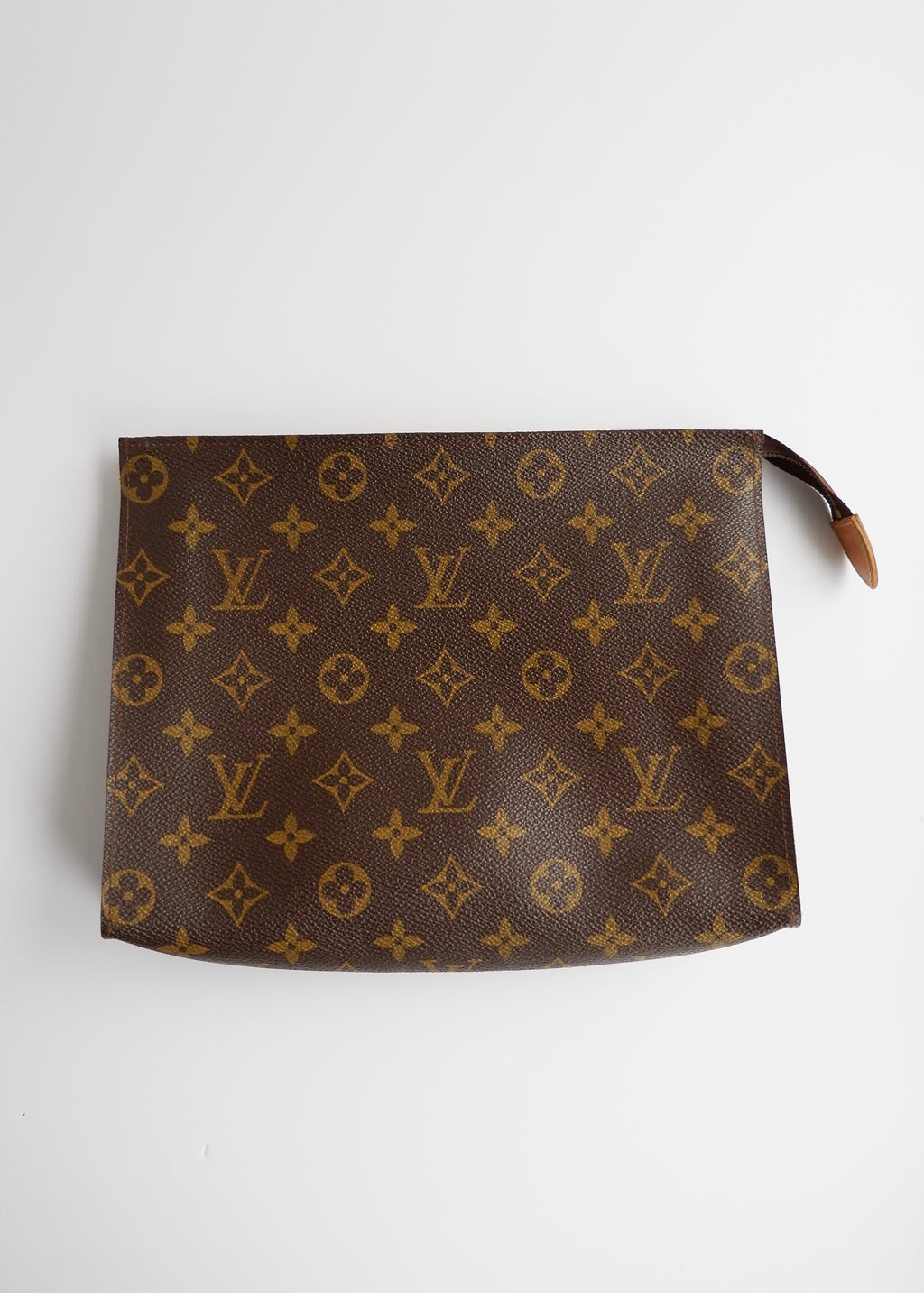 Authentic Preowned Vintage Louis Vuitton Mongram Toiletry 26