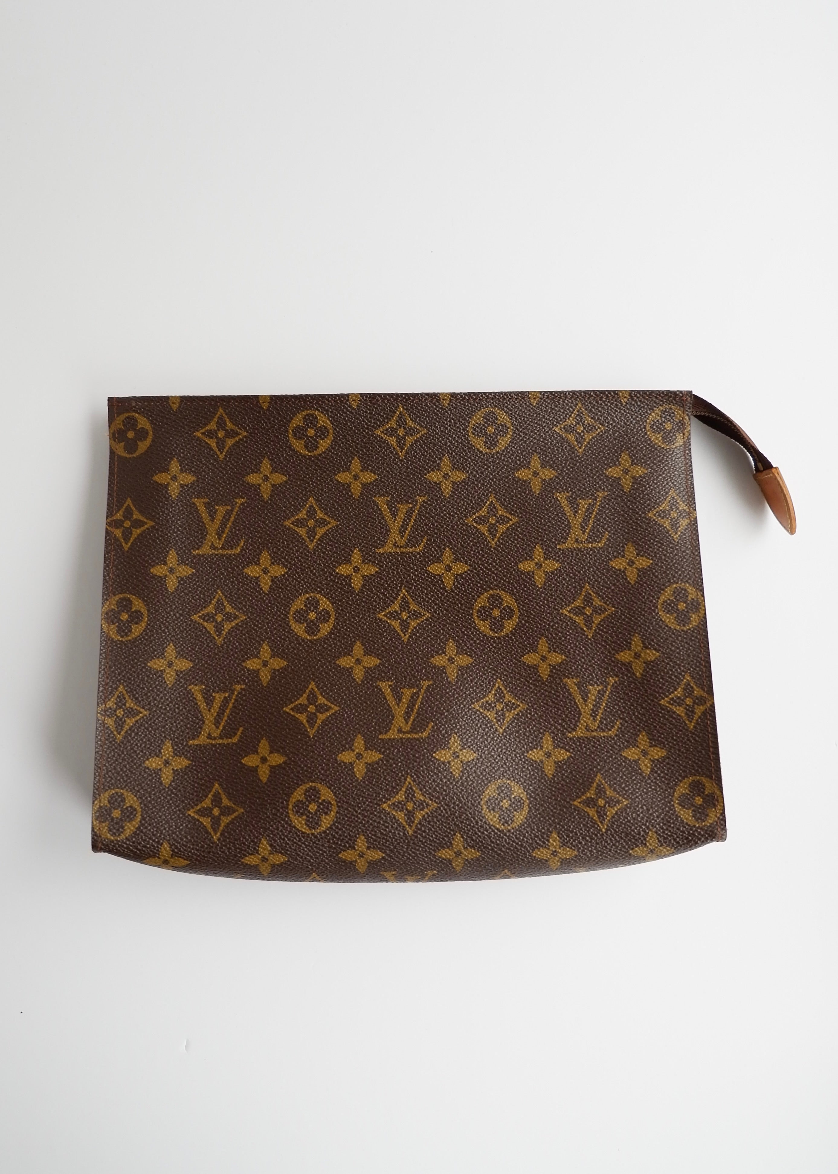 Authentic Preowned Vintage Louis Vuitton Mongram Toiletry 26