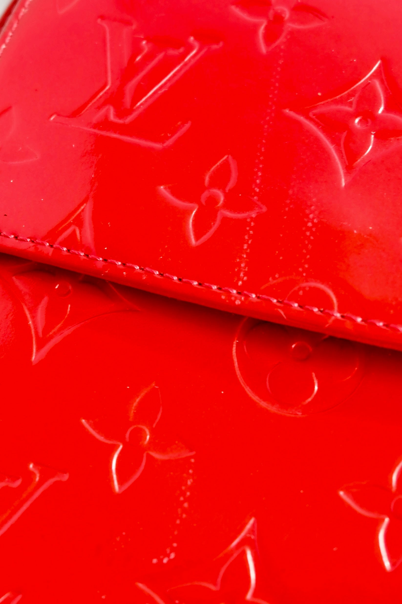 Sac bandoulière Louis Vuitton Monogram Mott Vernis Rouge Authentique d'occasion