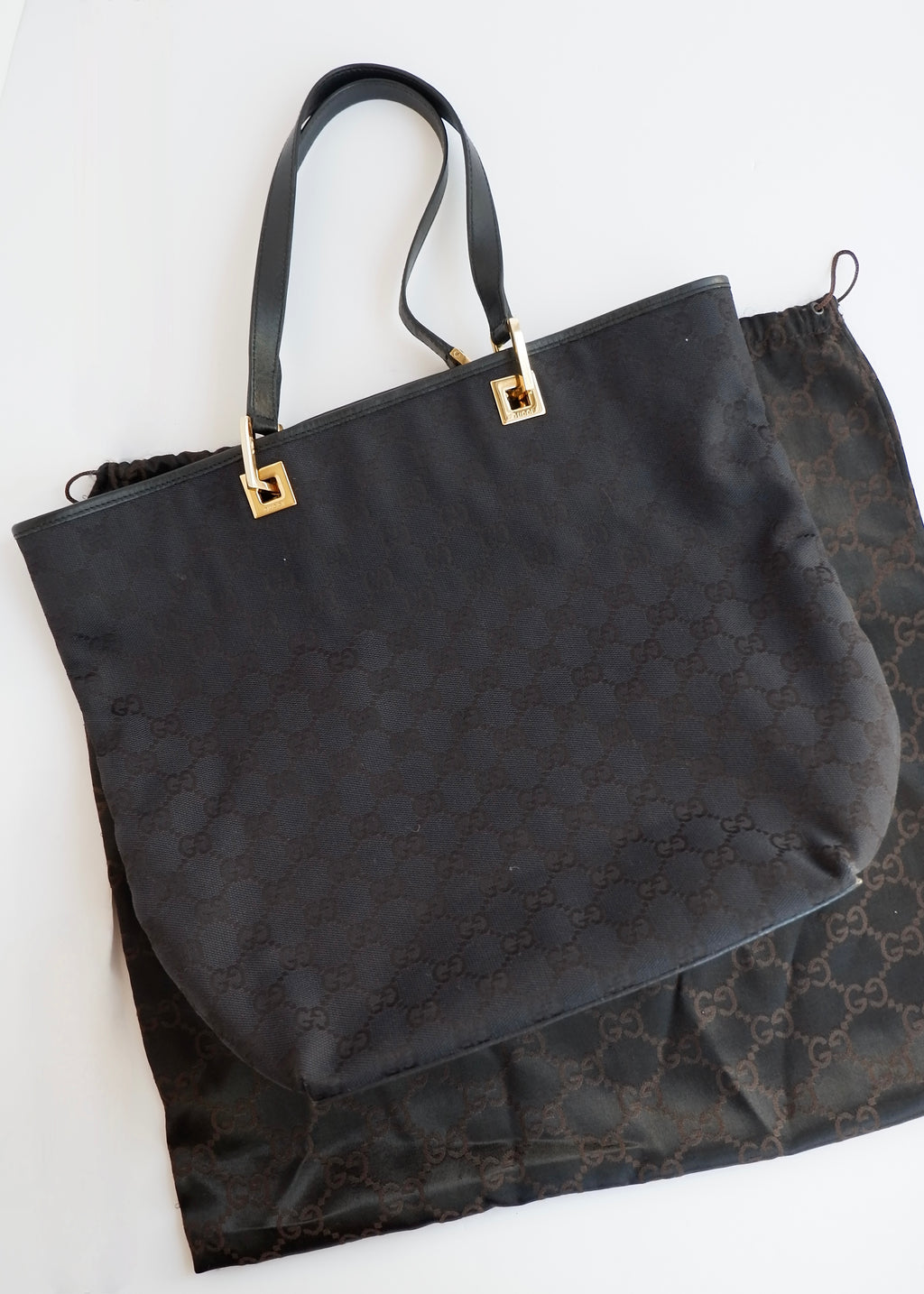Preowned Gucci Black GG Canvas Shoulder Bag GHW