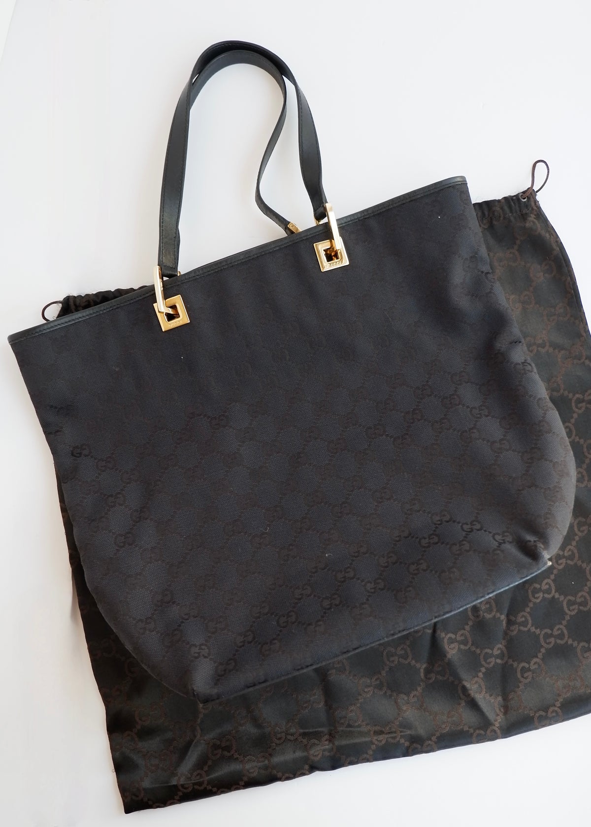 Preowned Gucci Black GG Canvas Shoulder Bag GHW