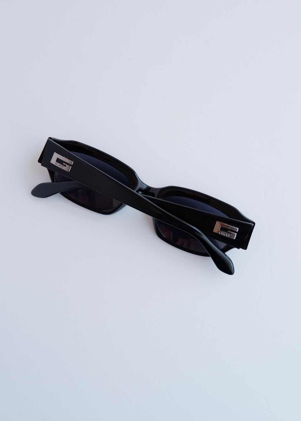 Authentiques lunettes de soleil à monture carrée noire Gucci d'occasion