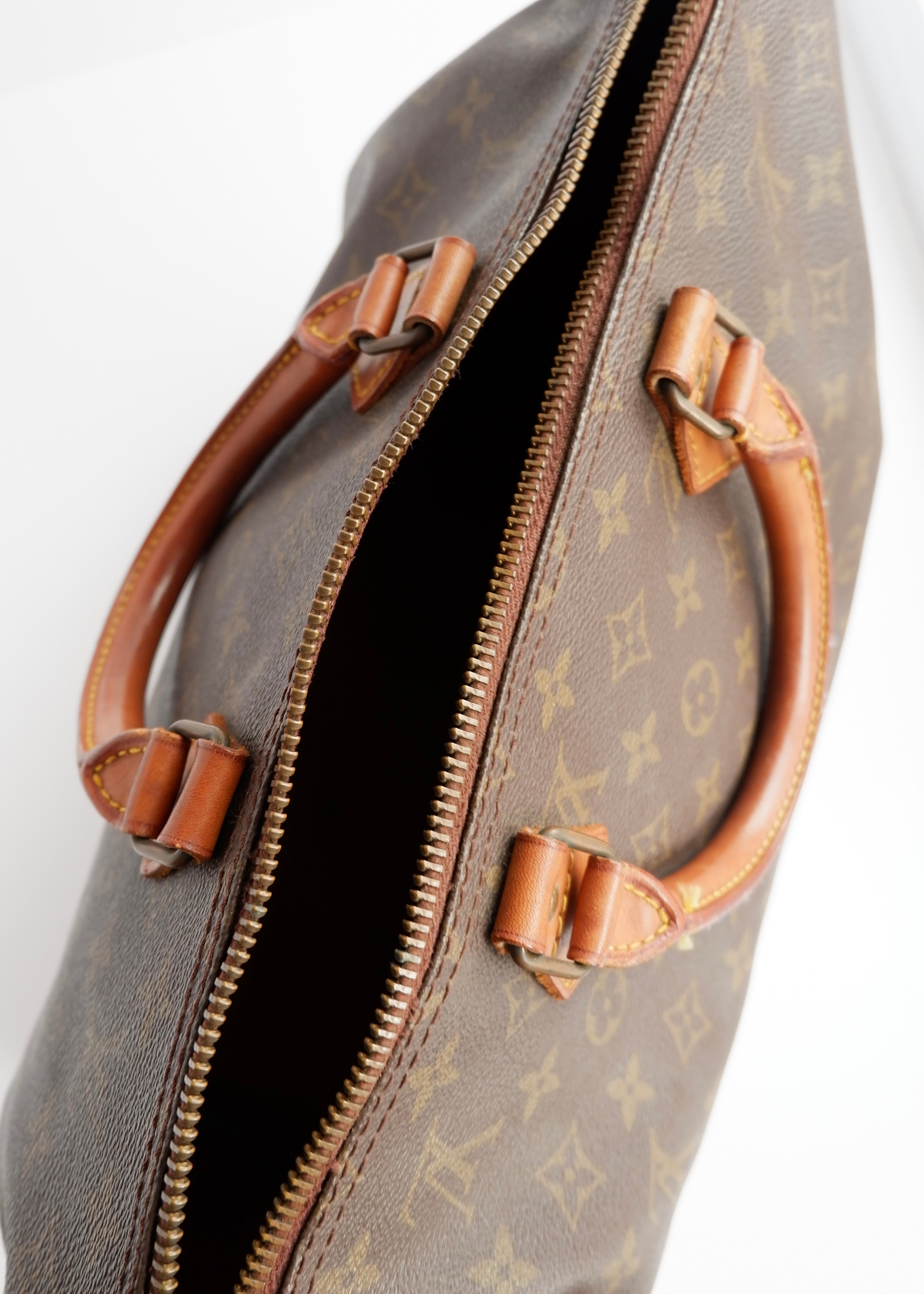 Authentique Sac Vintage d'occasion Louis Vuitton Monogram Speedy 35