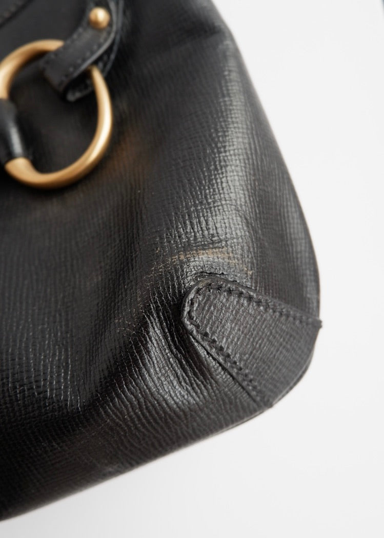 Sac à bandoulière Gucci d'occasion authentique en cuir noir avec mors