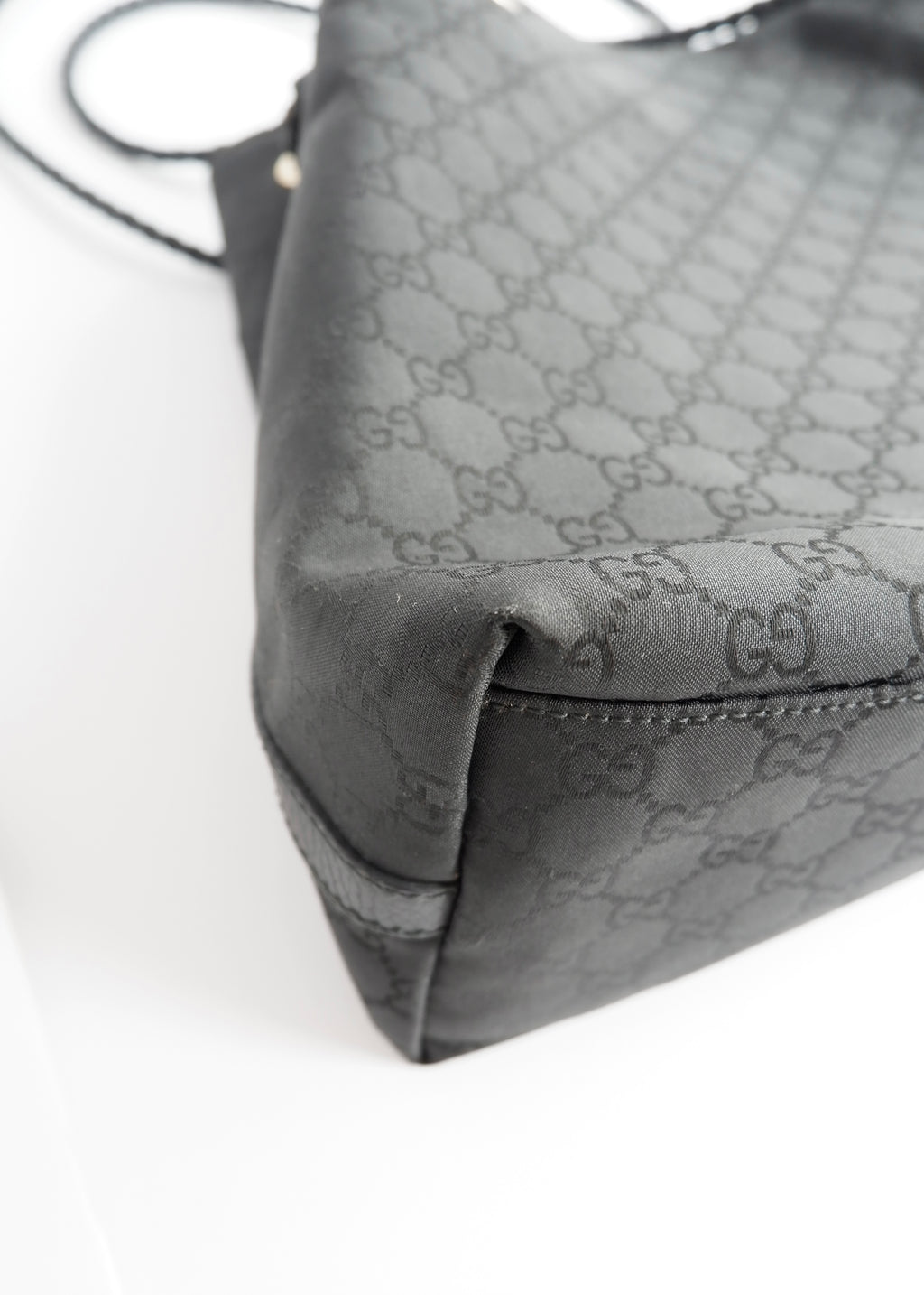 Preowned Gucci Black GG Canvas Leather Woven Strap Shoulder Tote