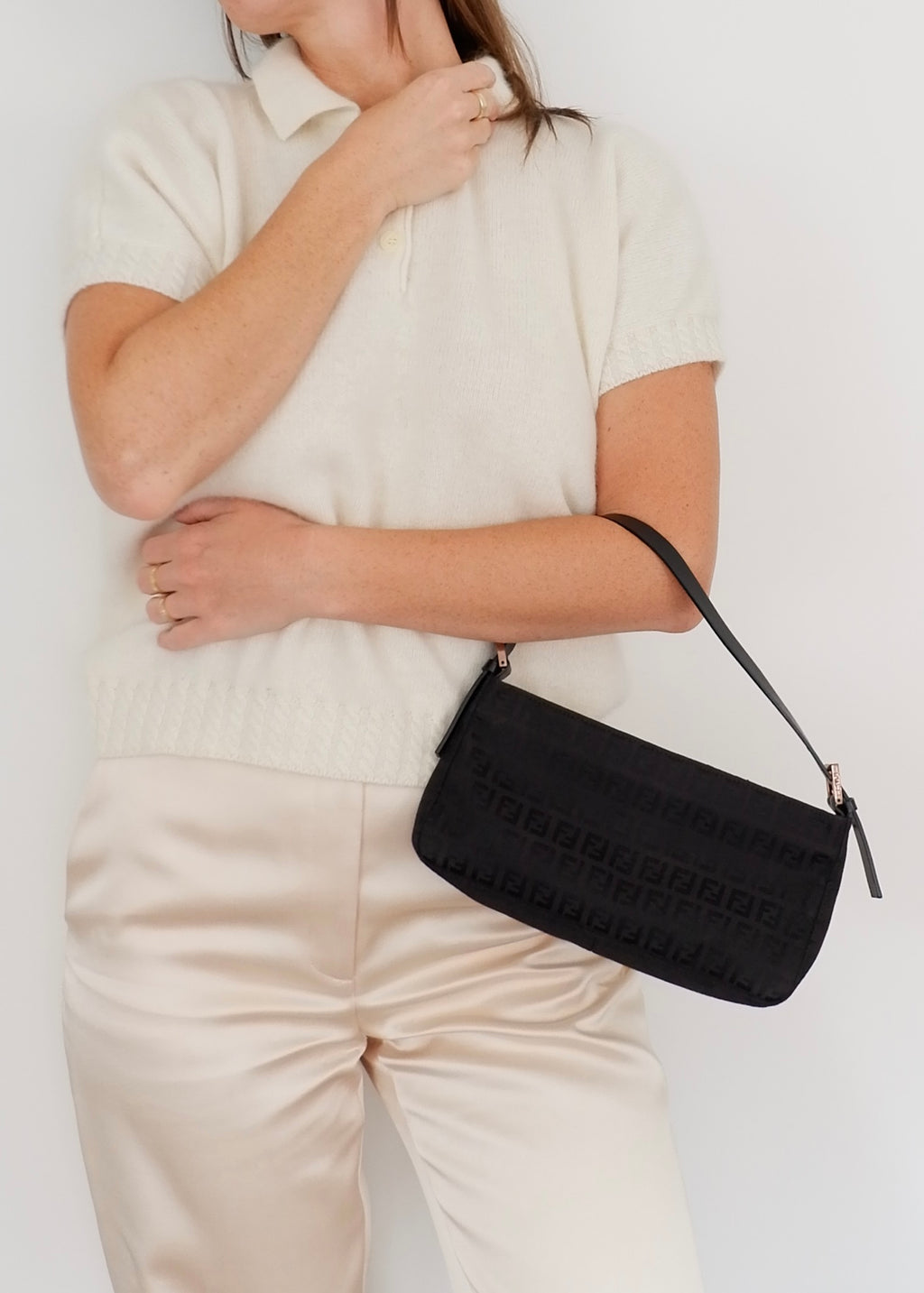 Authentique sac porté épaule Fendi Zucchino en toile noire d'occasion