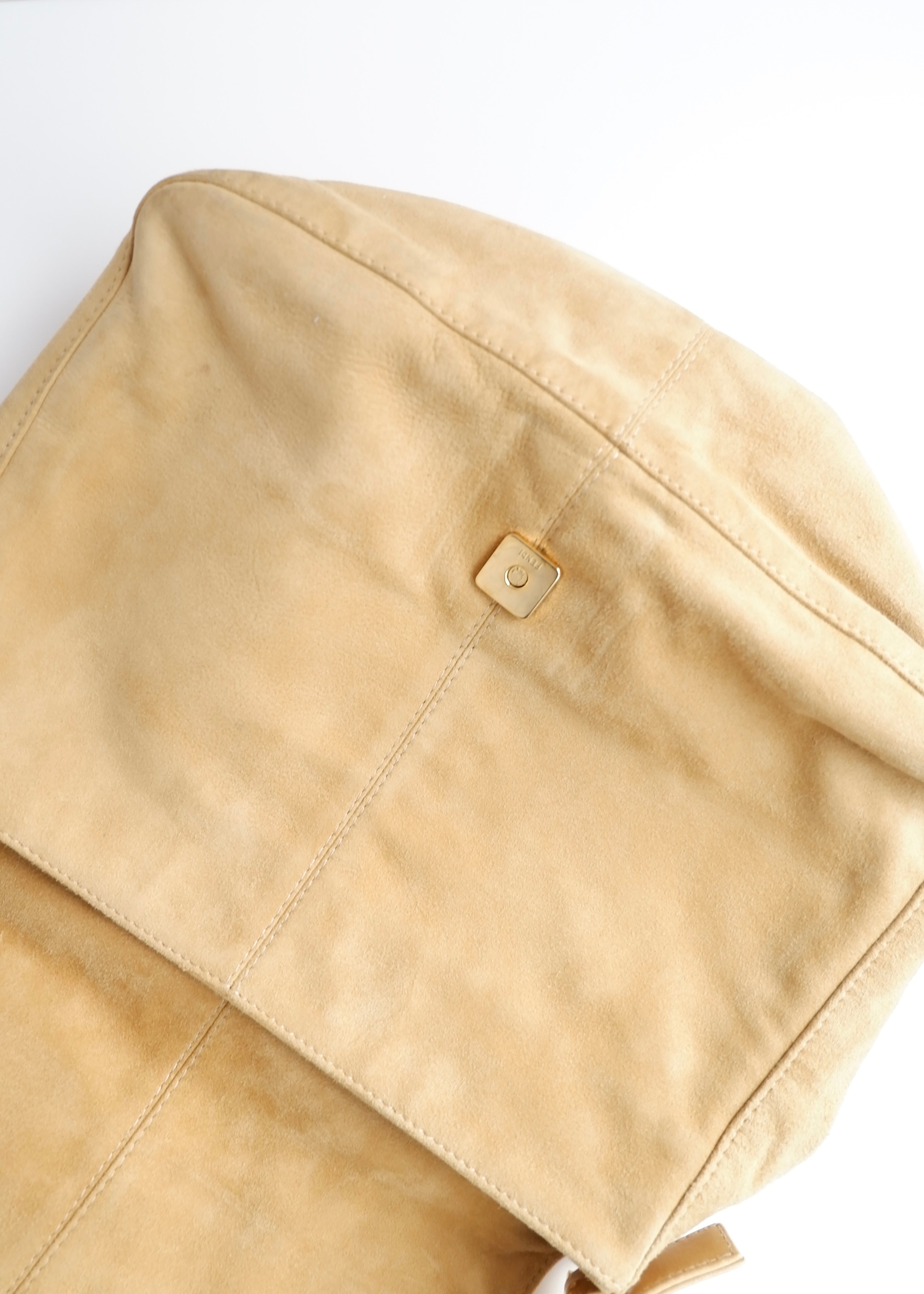 Sac à bandoulière Fendi Mamma Baguette en daim beige d'occasion authentique