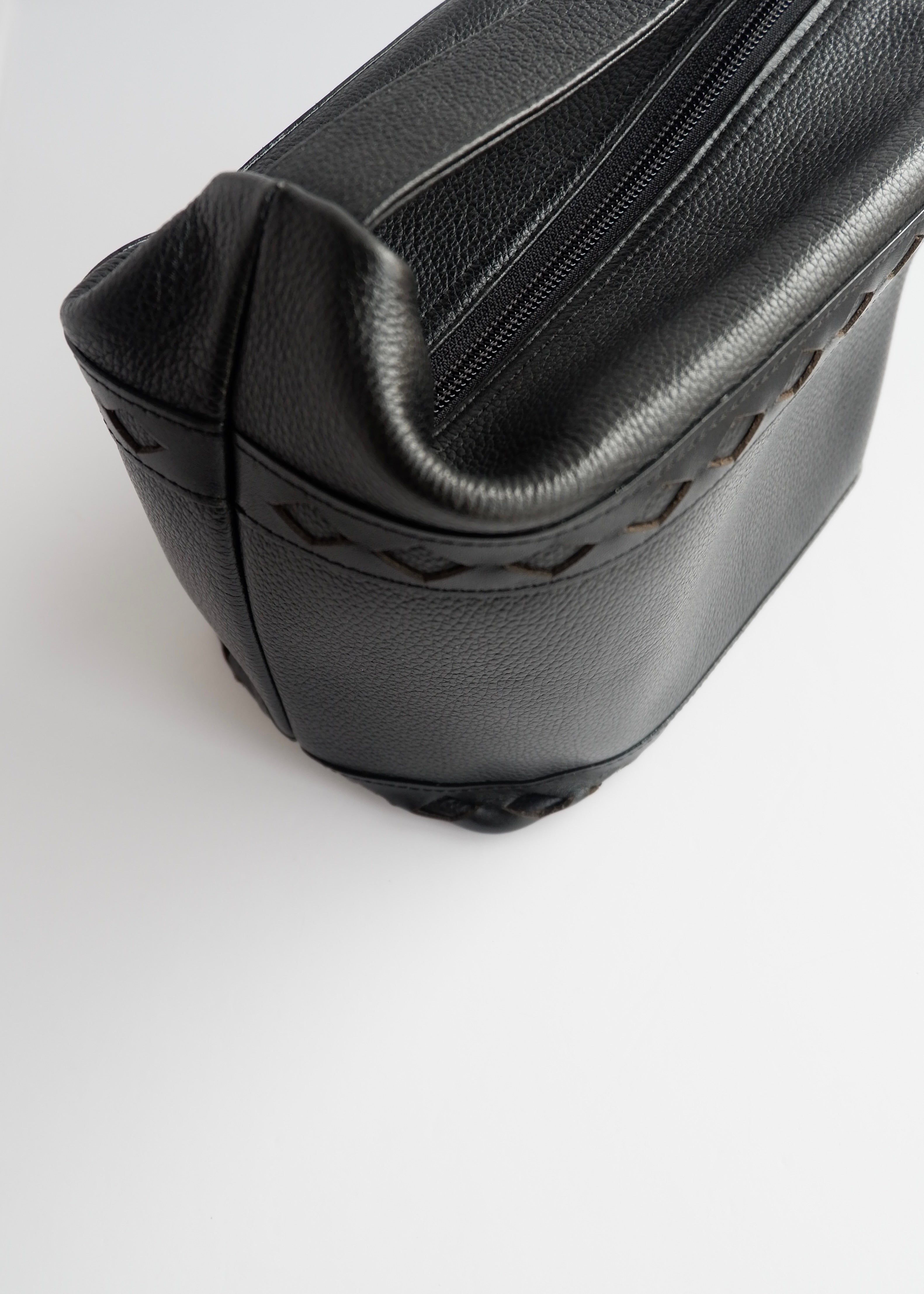 Sac à main YSL vintage authentique d'occasion en cuir grainé noir