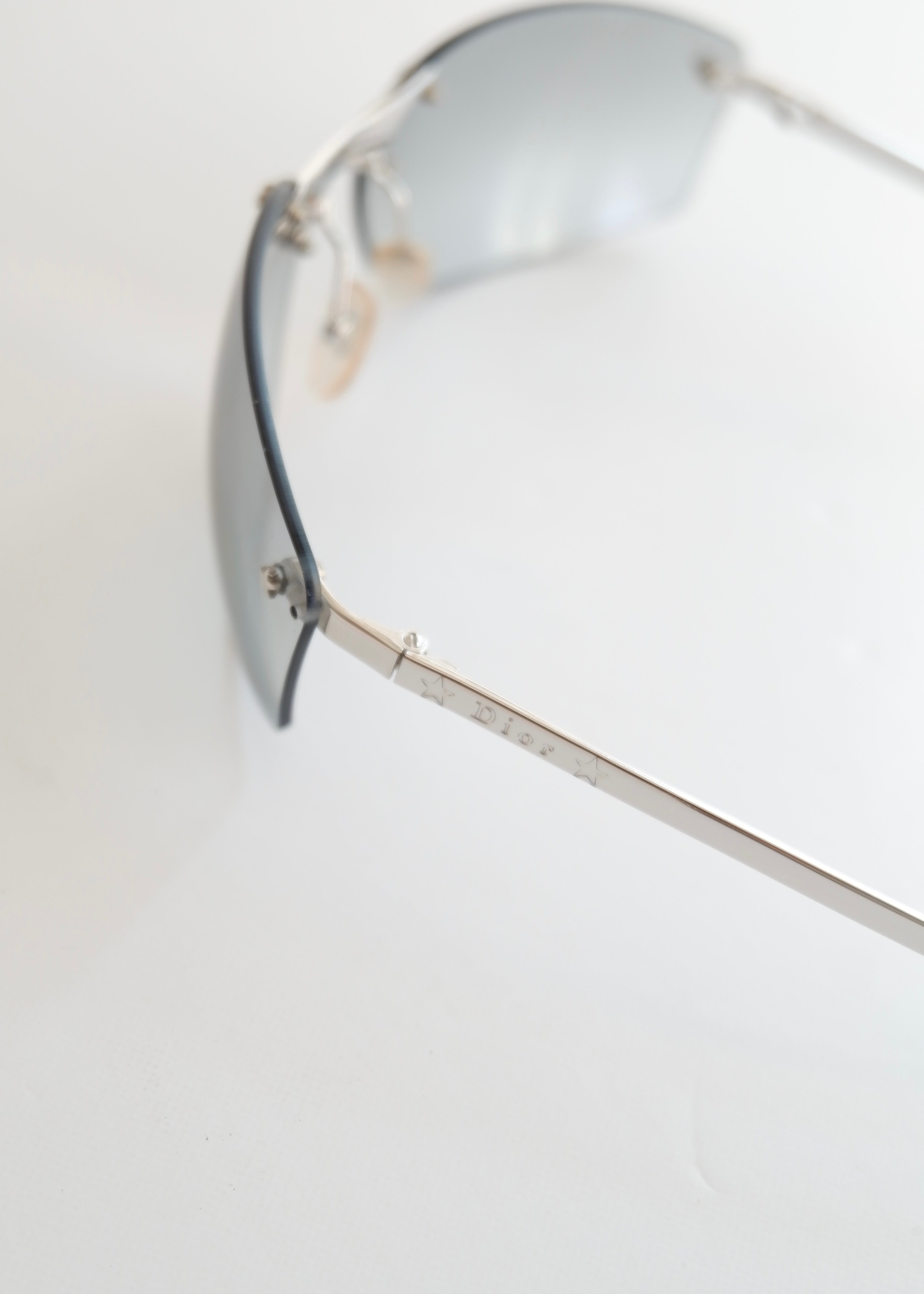 Authentiques Lunettes de Soleil Dior Étoile à Monture Carrée Argentée d'Occasion