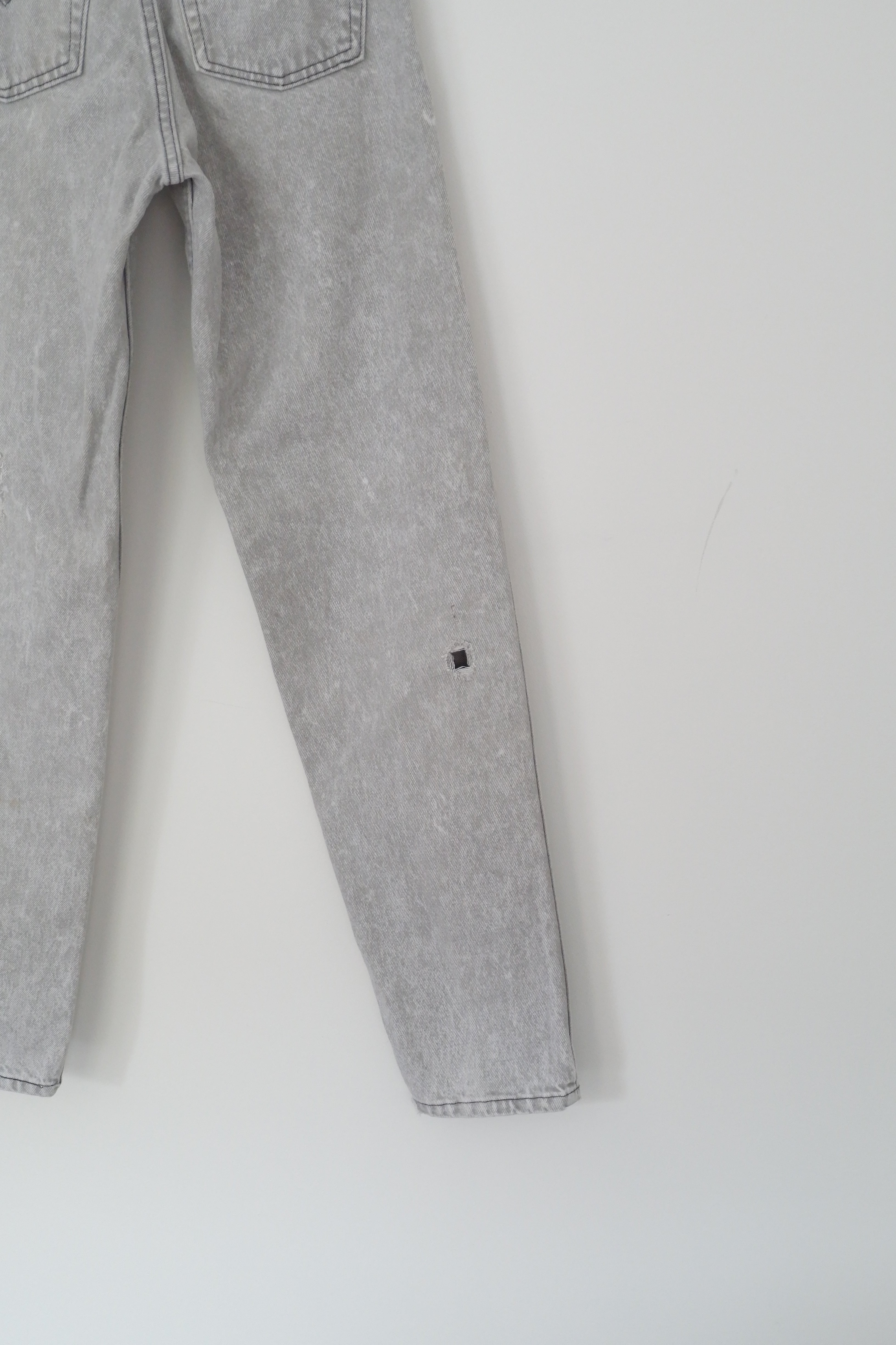 Levis Vintage 550 Grey Acid Wash Jeans - 26