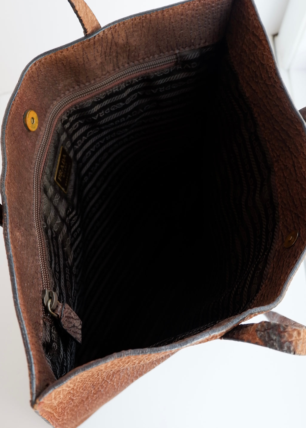 Sac cabas Prada authentique d'occasion en daim marron