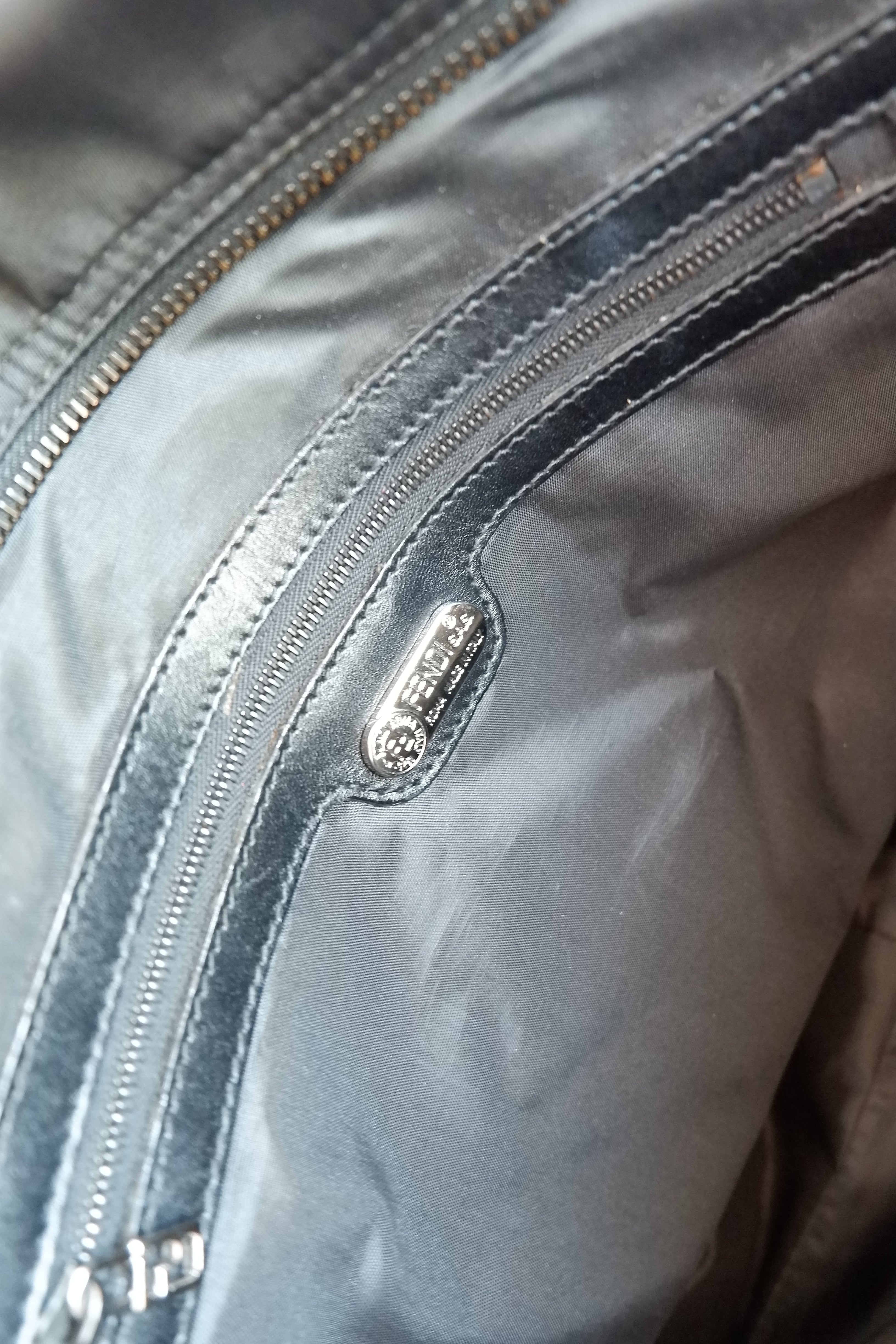 Authentique Sac Cabas Fendi Noir en Nylon FF d'occasion
