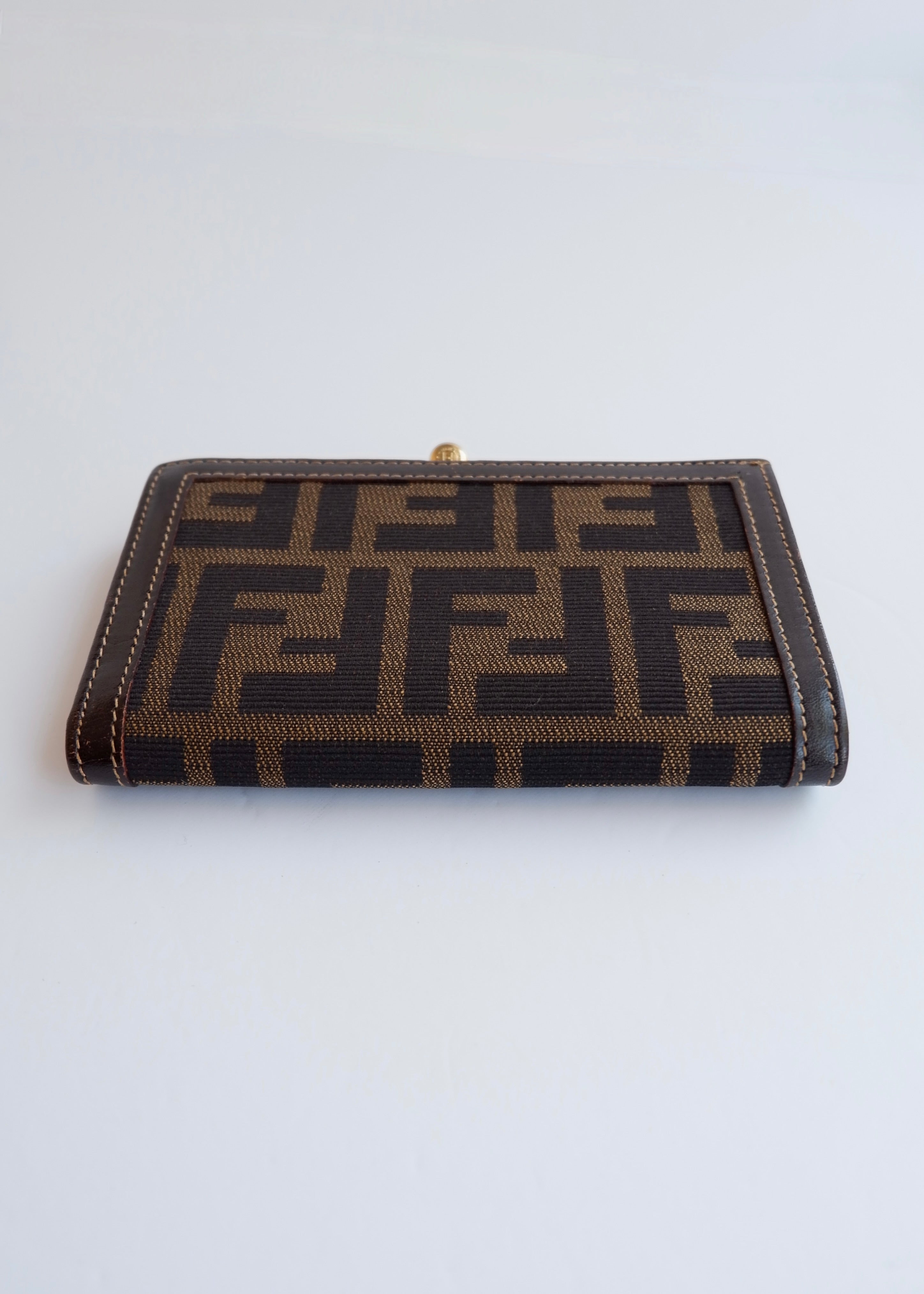 Preowned Vintage Fendi Brown Zucca Canvas/Leather Twist Lock Wallet