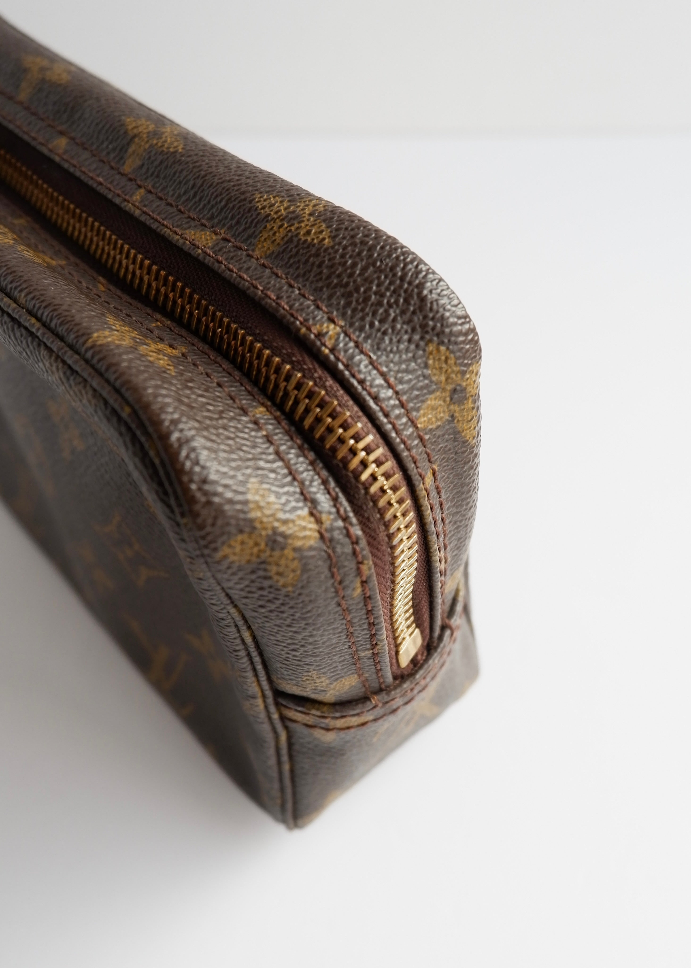 Trousse de Toilette Louis Vuitton Monogram Authentique d'Occasion