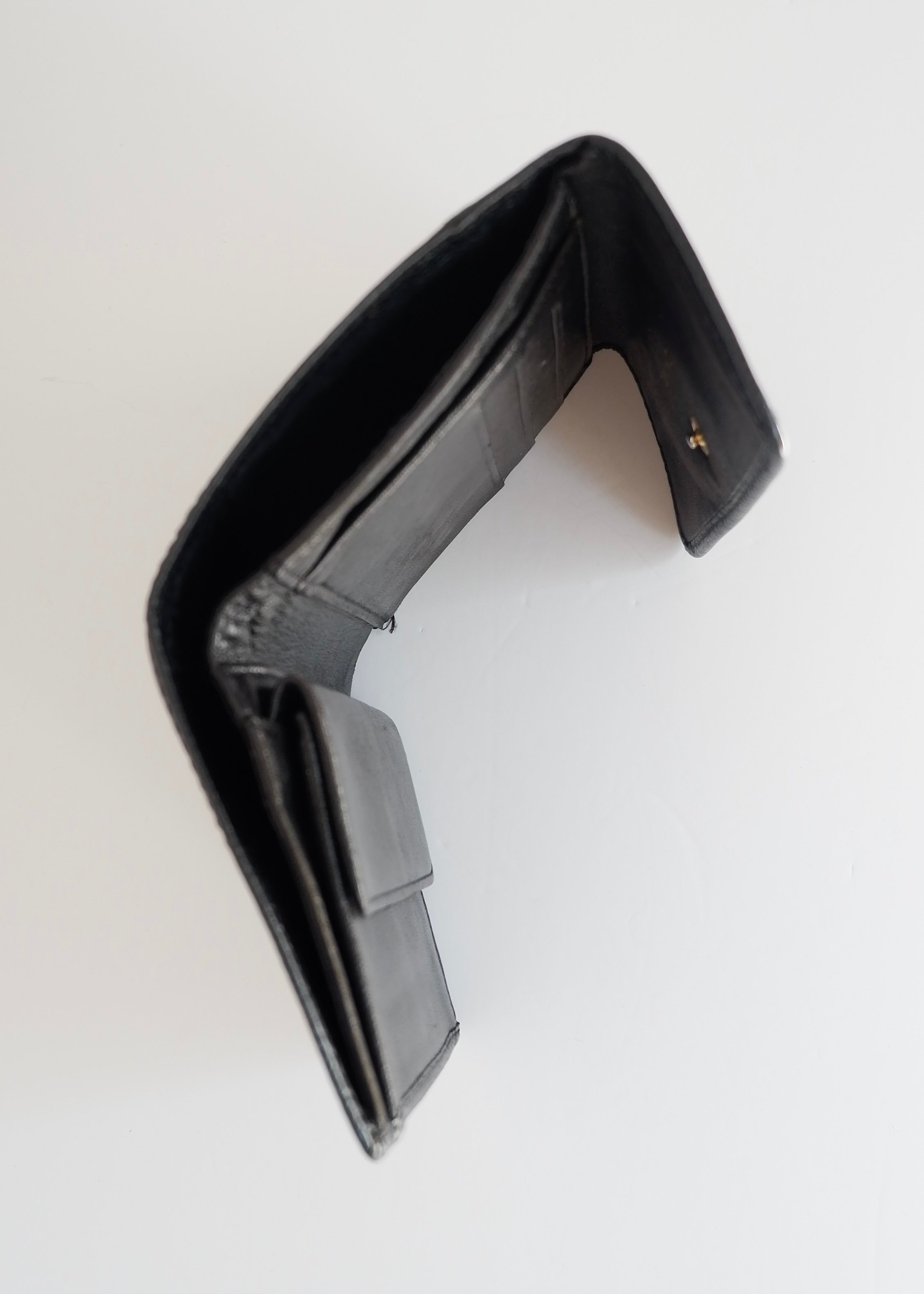 Preowned Chanel Black Caviar Leather Compact Wallet
