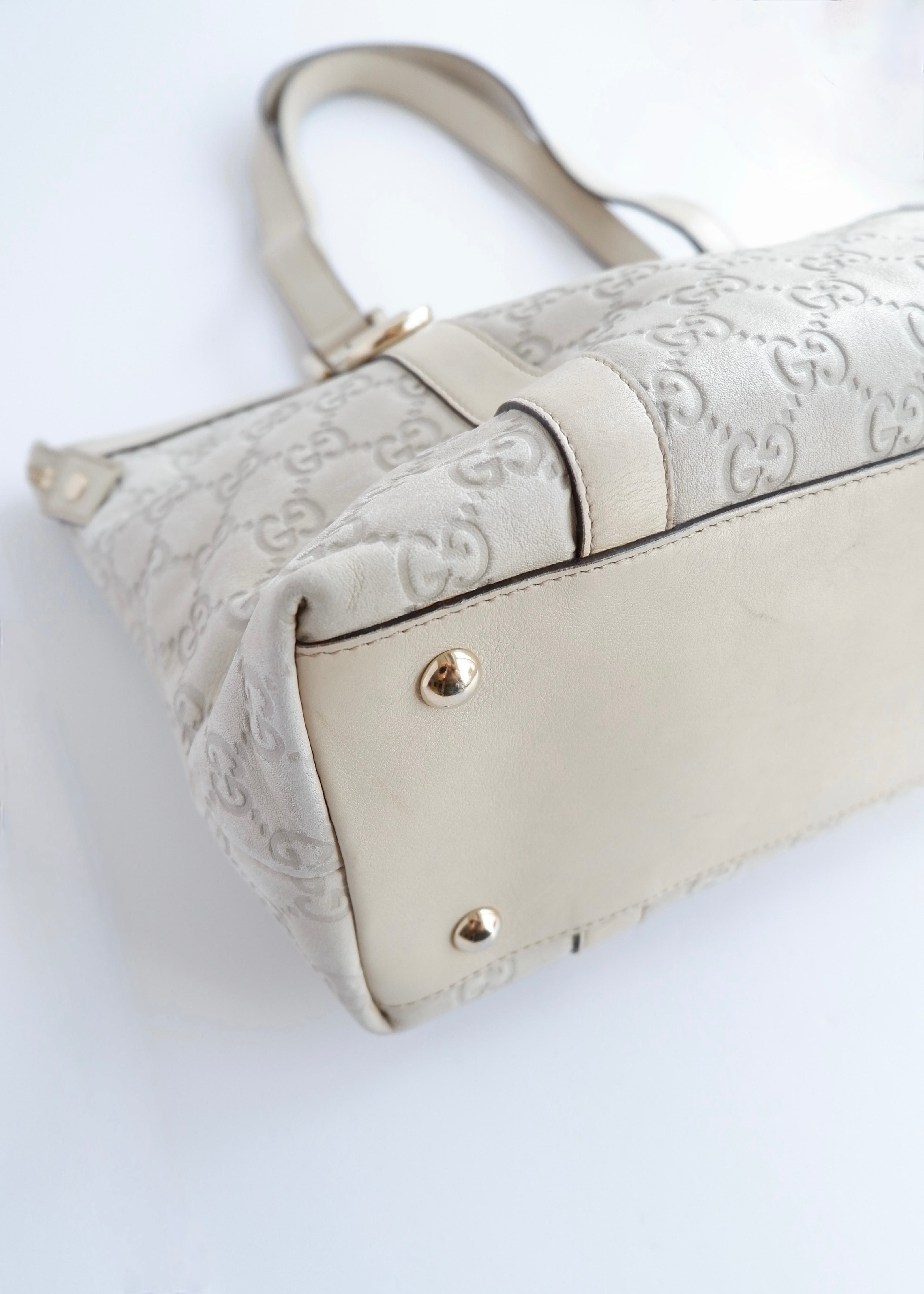 Authentic Preowned Gucci Ivory Leather GG Supreme Shoulder Bag