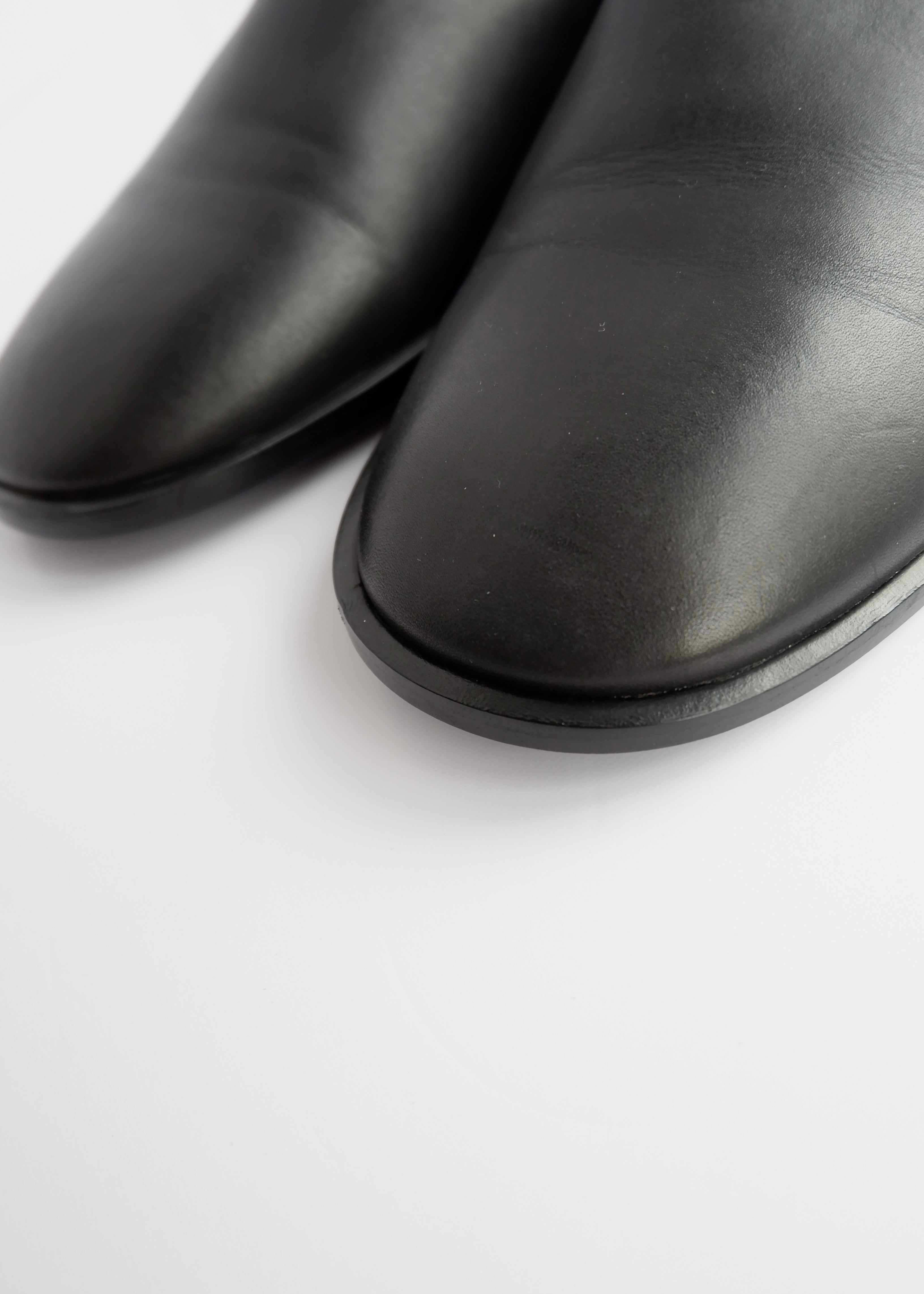 Authentiques chaussures plates en cuir noir Bottega Veneta - 39