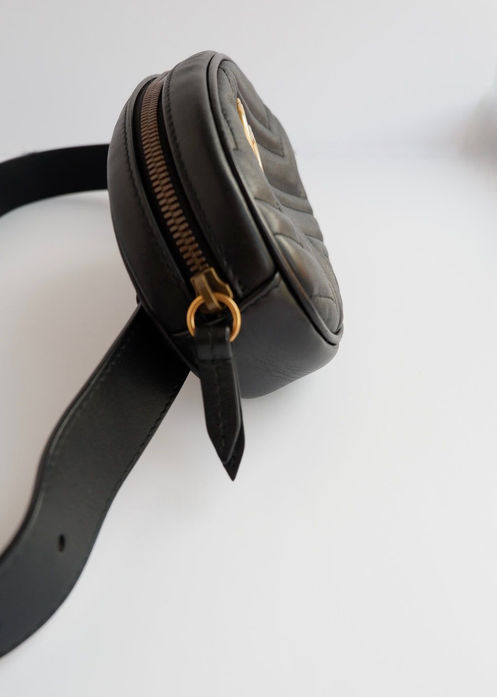 Sac ceinture Gucci Marmont authentique d'occasion en cuir noir