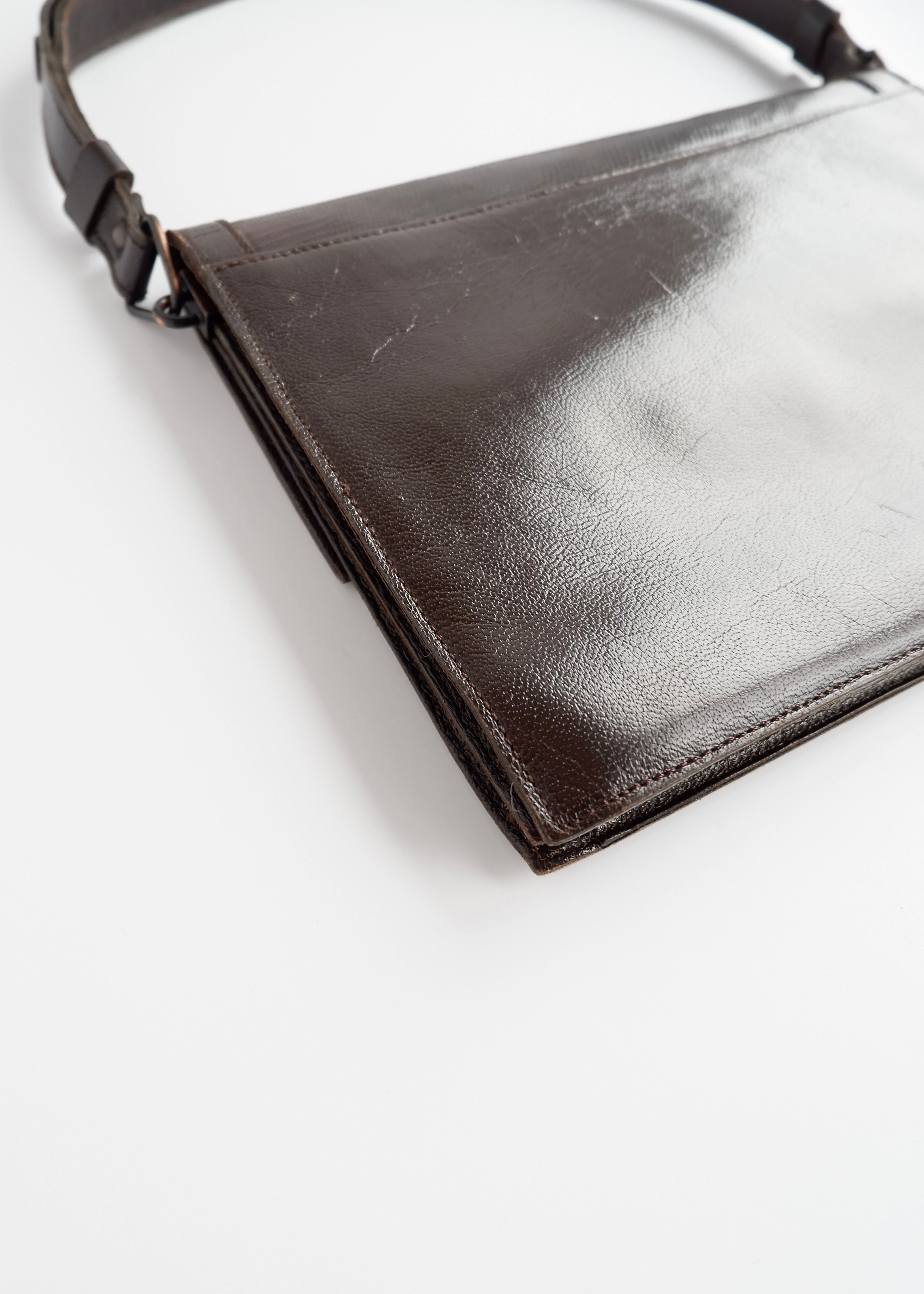 Sac bandoulière YSL vintage authentique en cuir marron d'occasion
