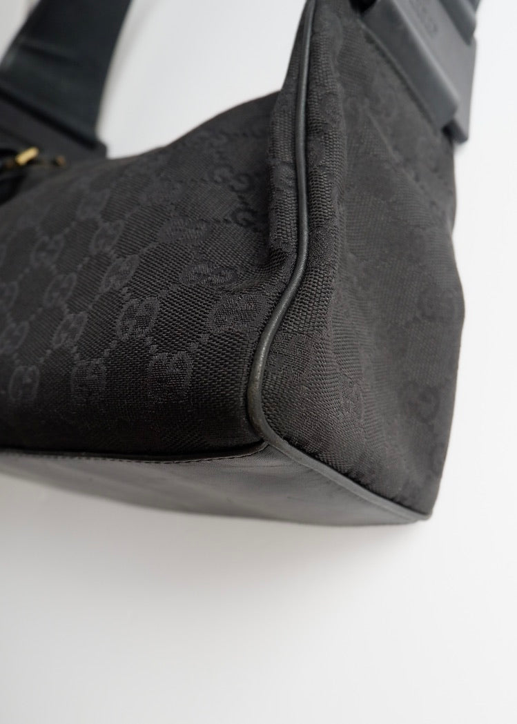 Preowned Gucci Black GG Canvas Leather Strap Shoulder Bag